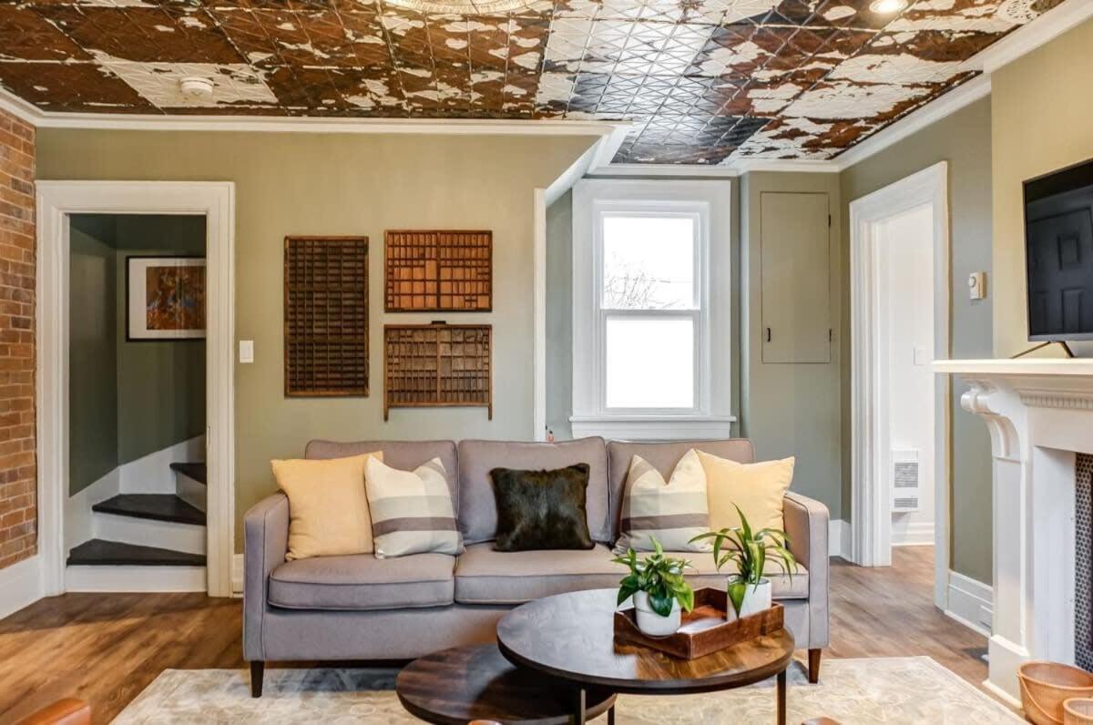 The Marigold - Gorgeously remodelled PEC farmhouse