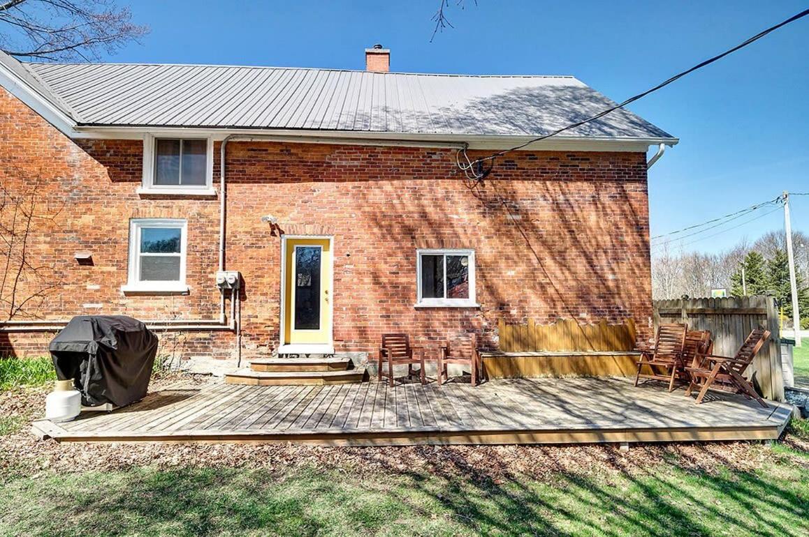 The Marigold - Gorgeously remodelled PEC farmhouse