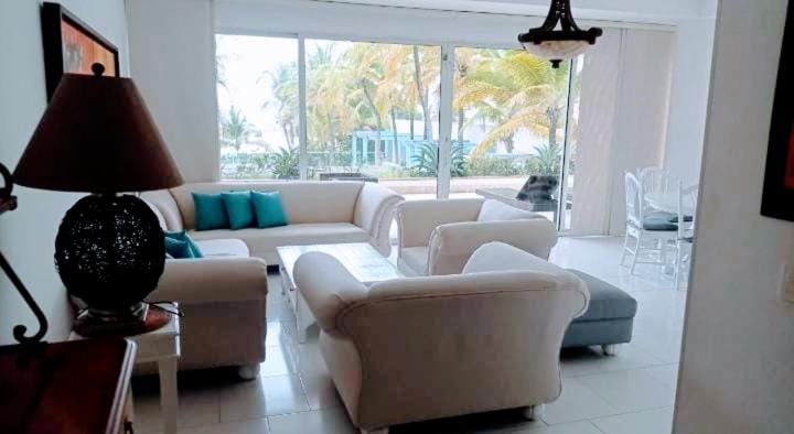 Apartamento con vista frontal al mar.