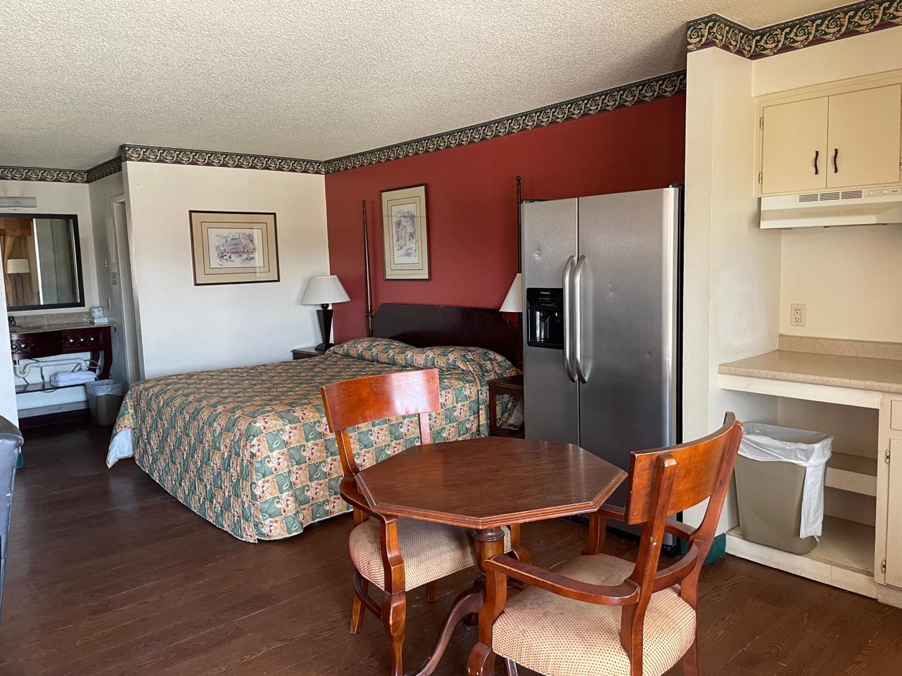Granbury Inn and Suites