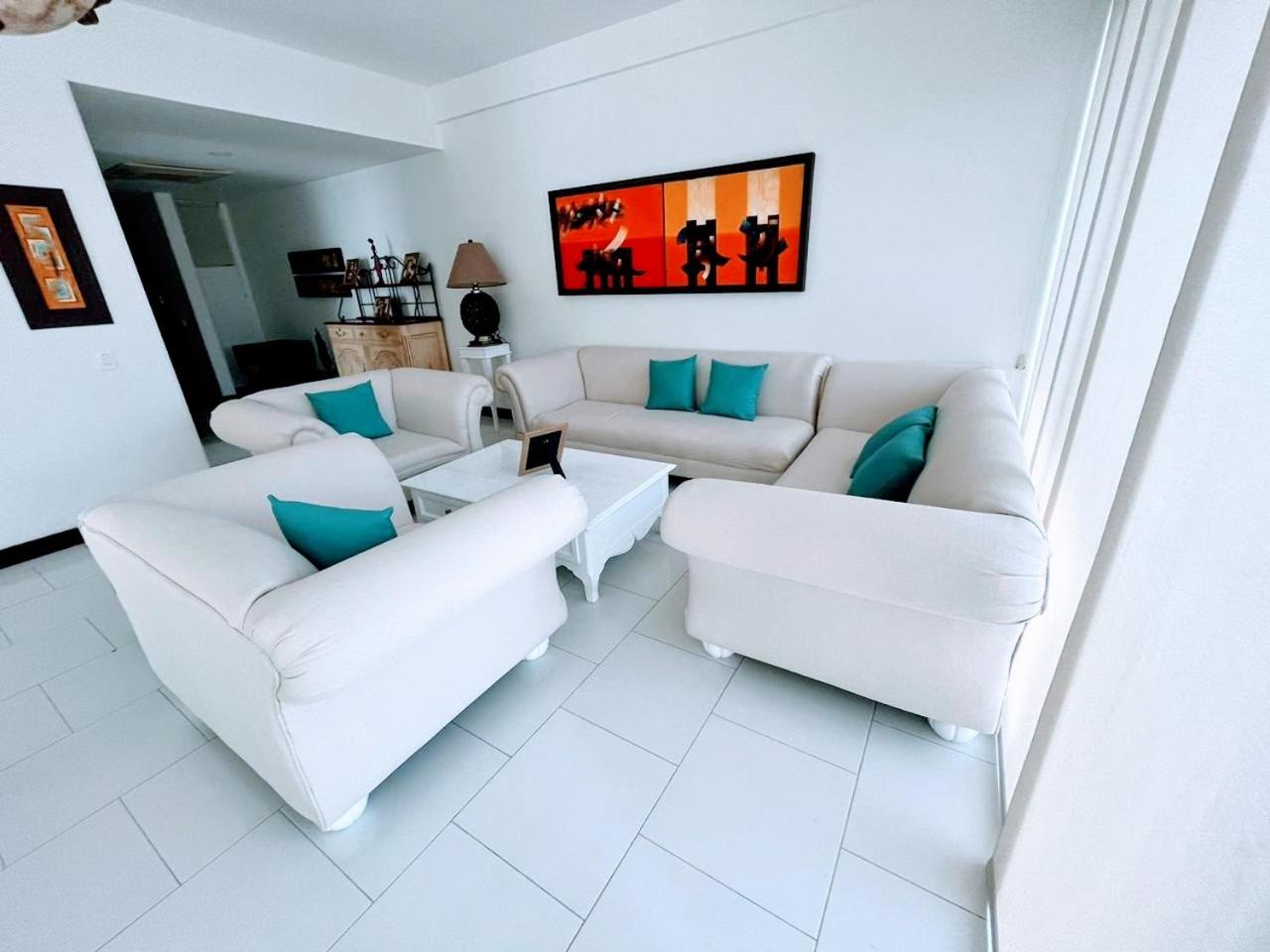 Apartamento con vista frontal al mar.