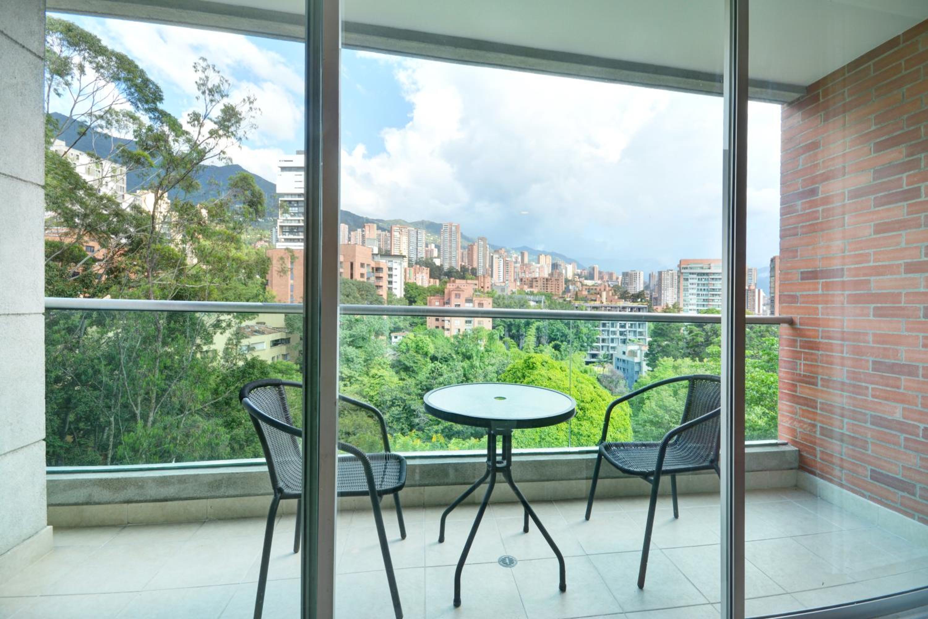 Blux Apartments Medellin