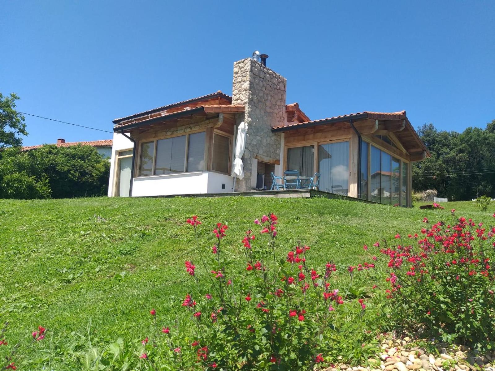 CASA AVE