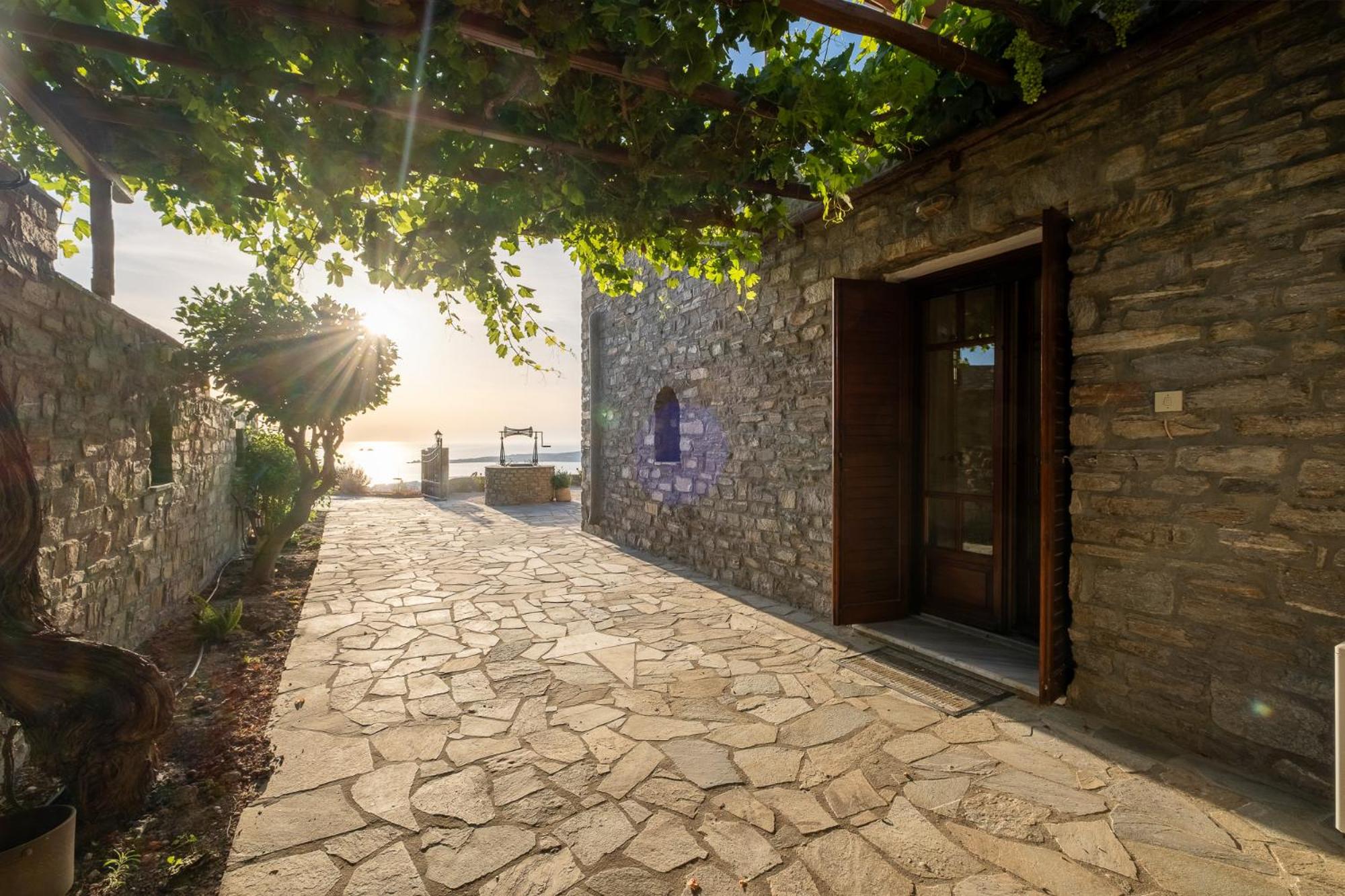 Andreas sunset house