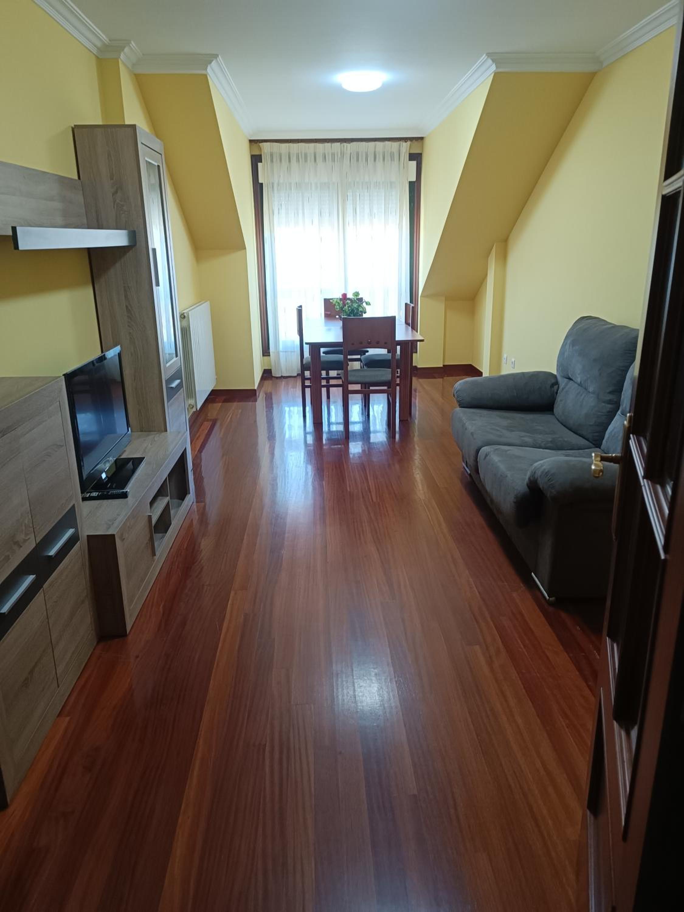Ático con 3 habitaciones en Poio view 3