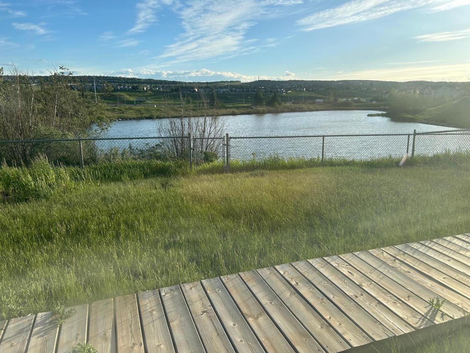 Executive Walkout Basement Suite - Close to Banff