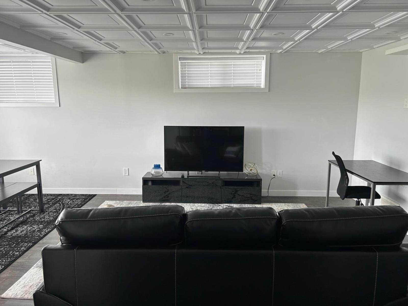 Executive Walkout Basement Suite - Close to Banff
