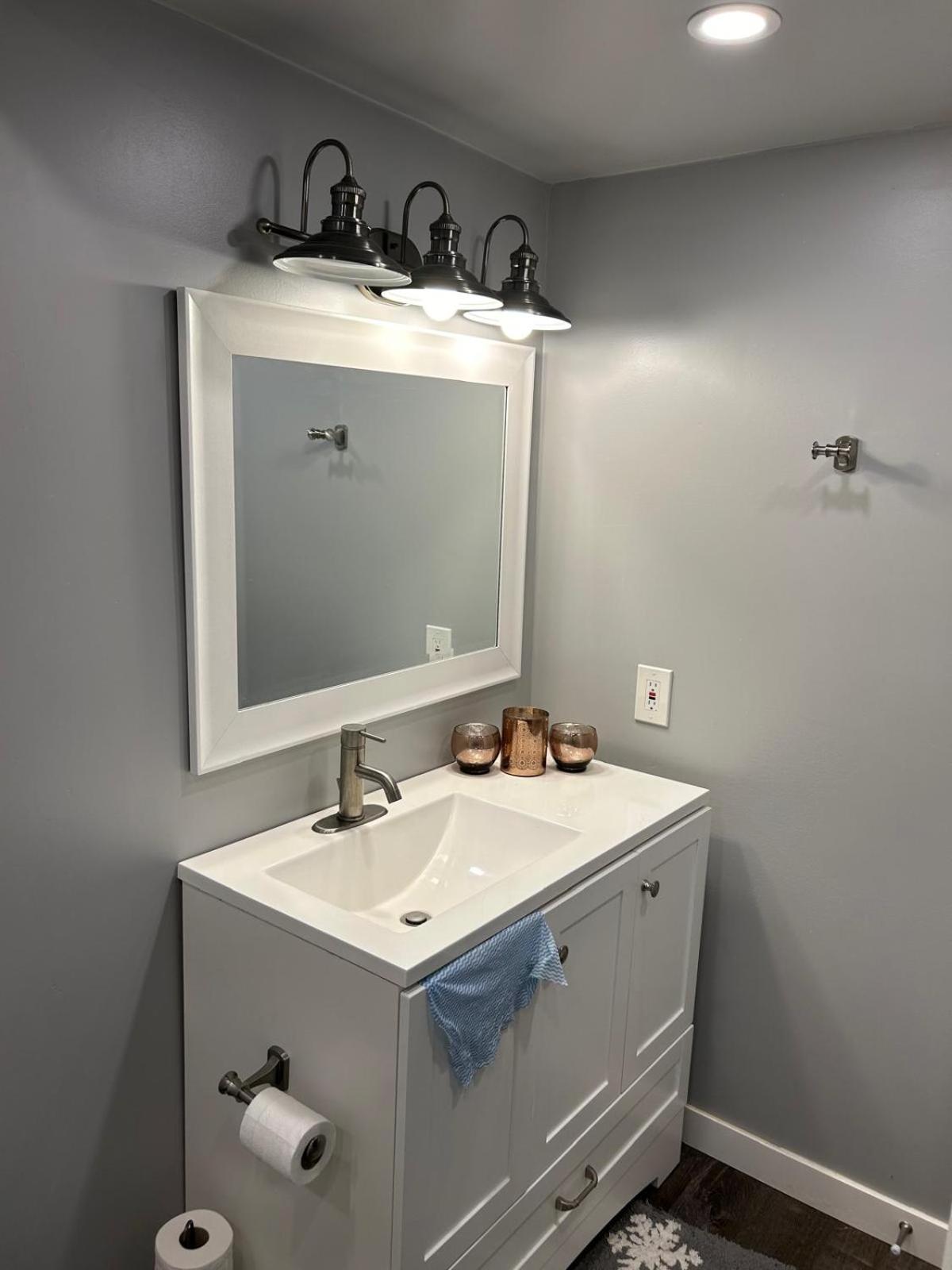 Executive Walkout Basement Suite - Close to Banff