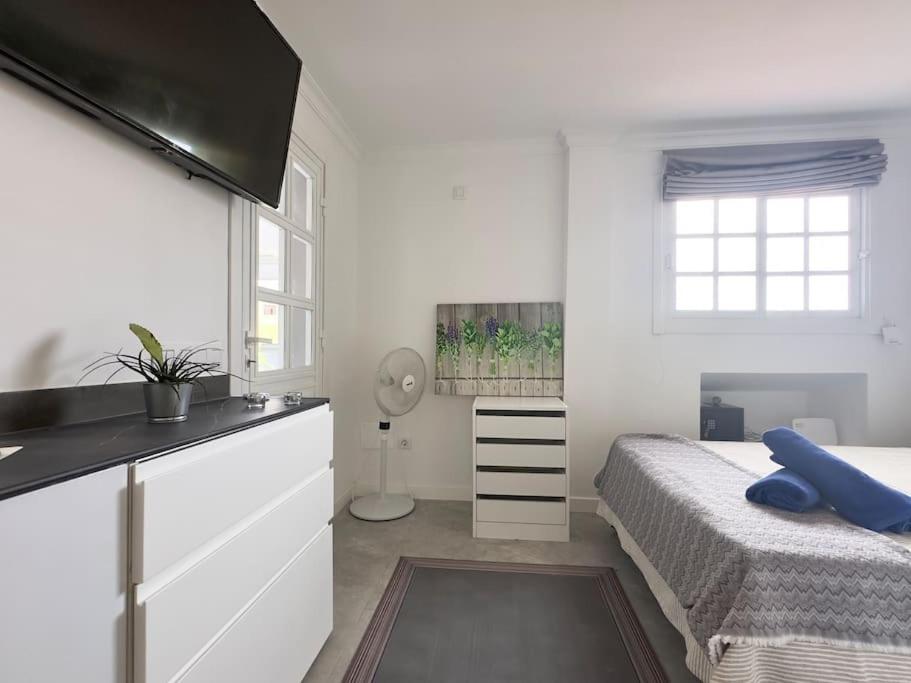 City center Studio penthouse near the beach