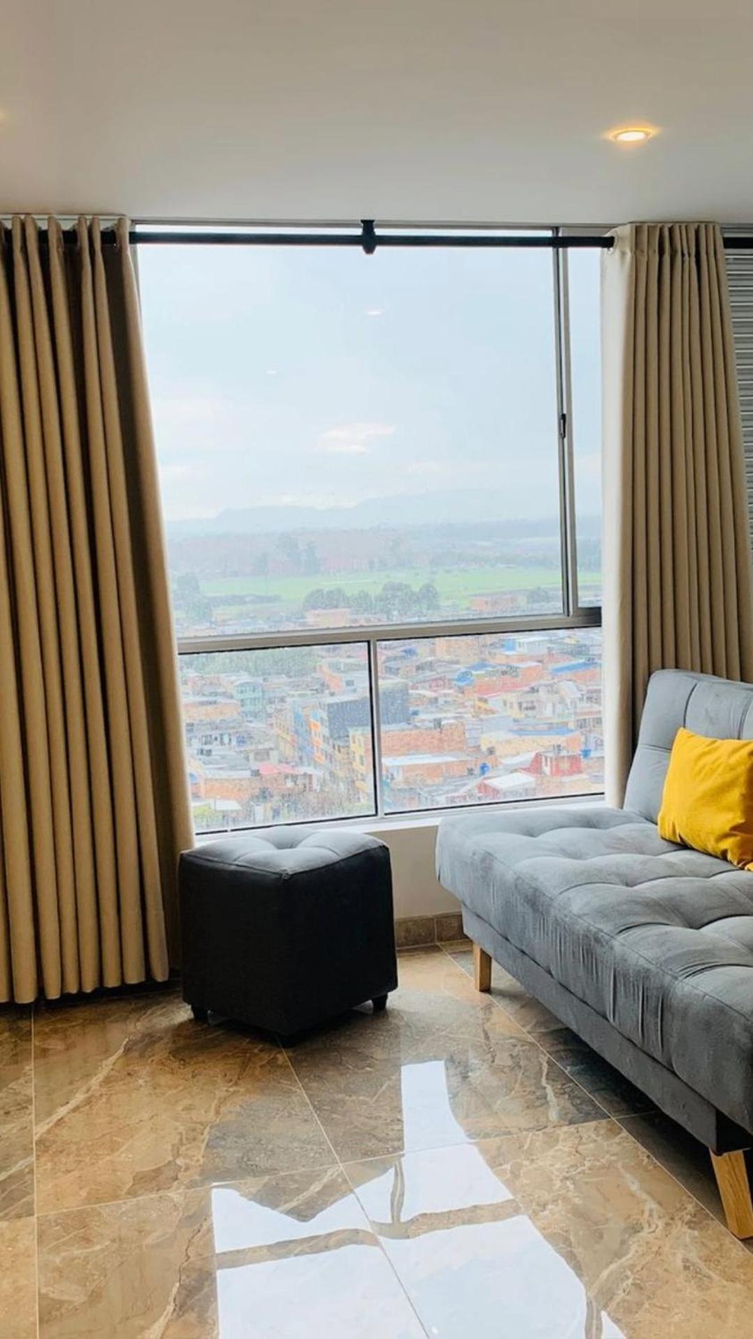 Alquiler Apartamento en Bogotá cerca al aeropuerto-Colibri Dorado-by-wonderlust