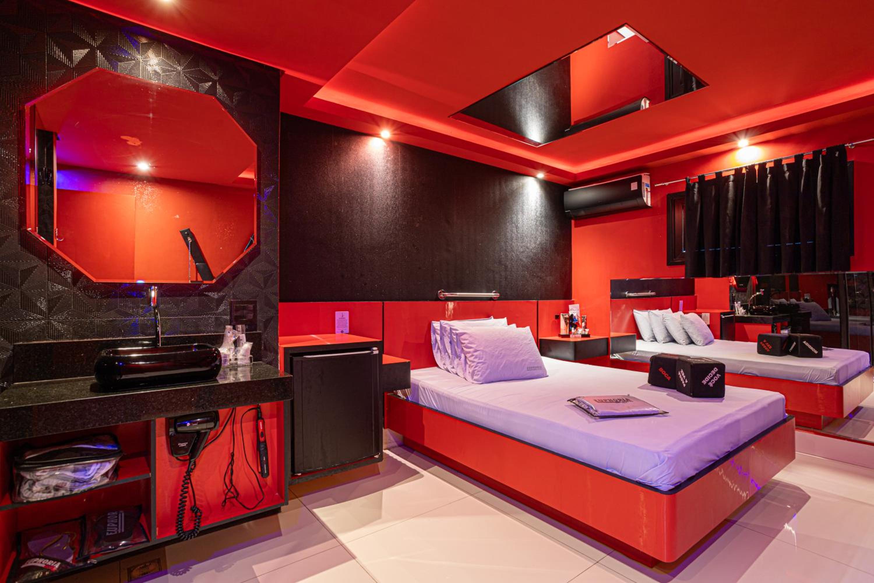 EUPHORIA MOTEL