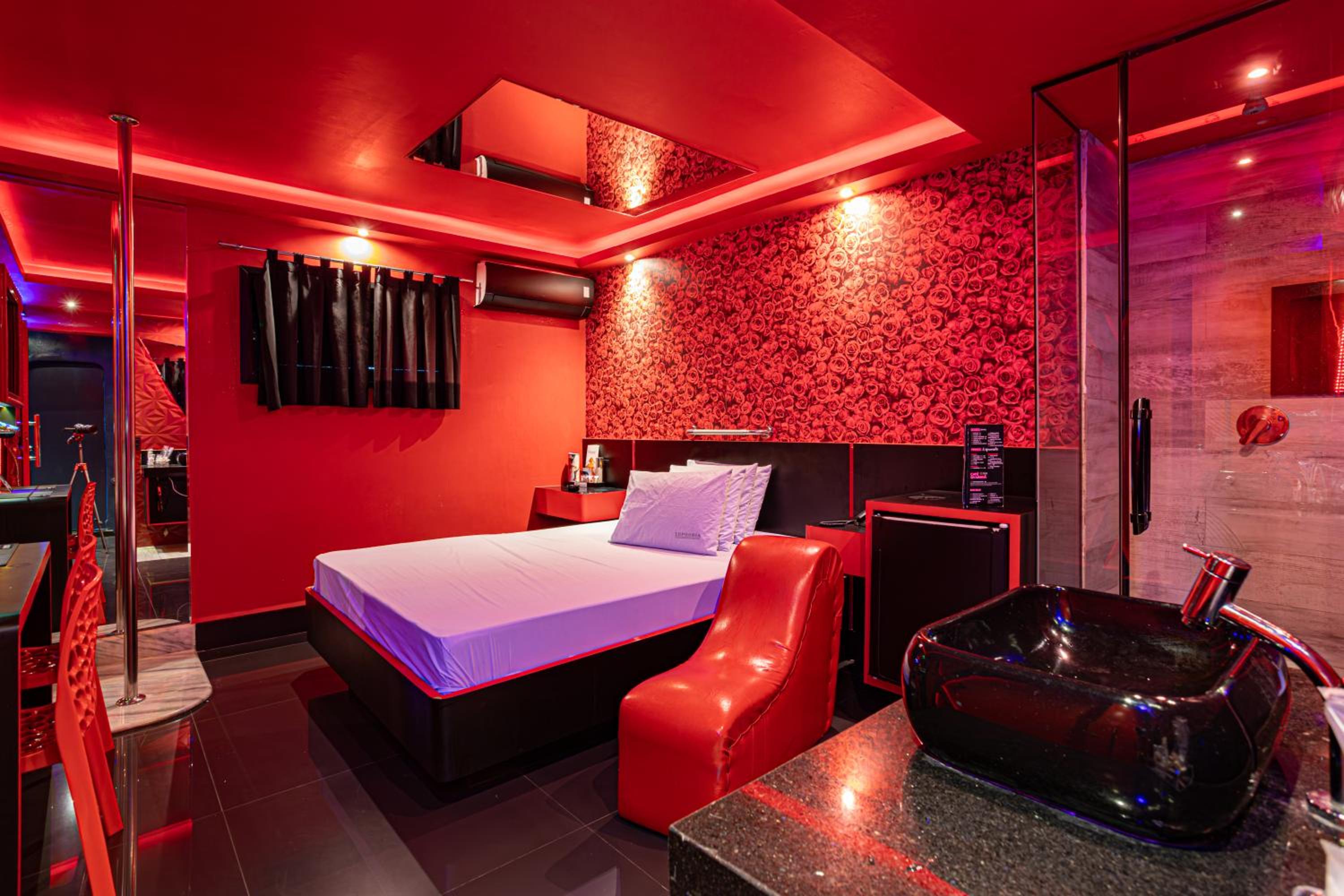 EUPHORIA MOTEL