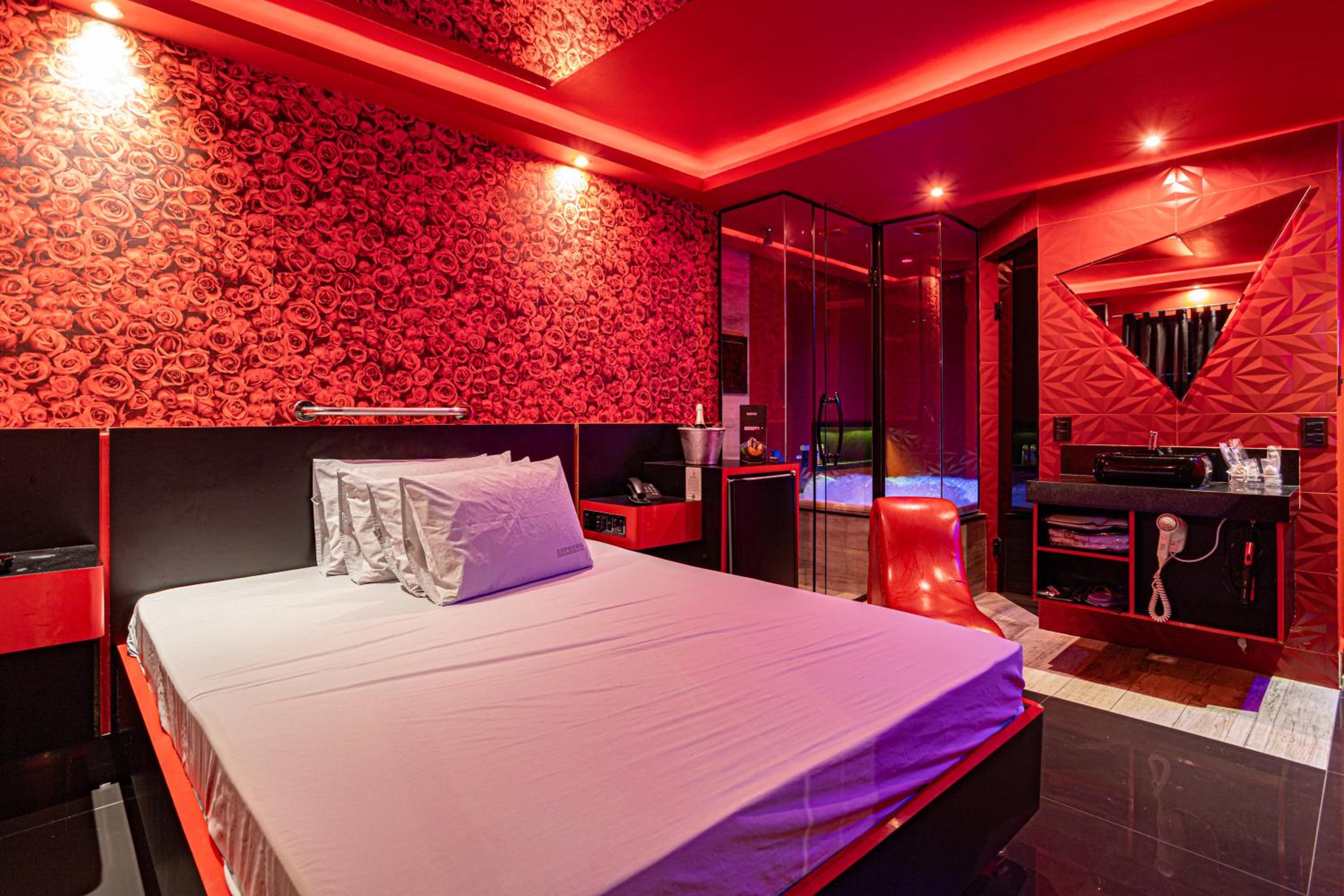 EUPHORIA MOTEL