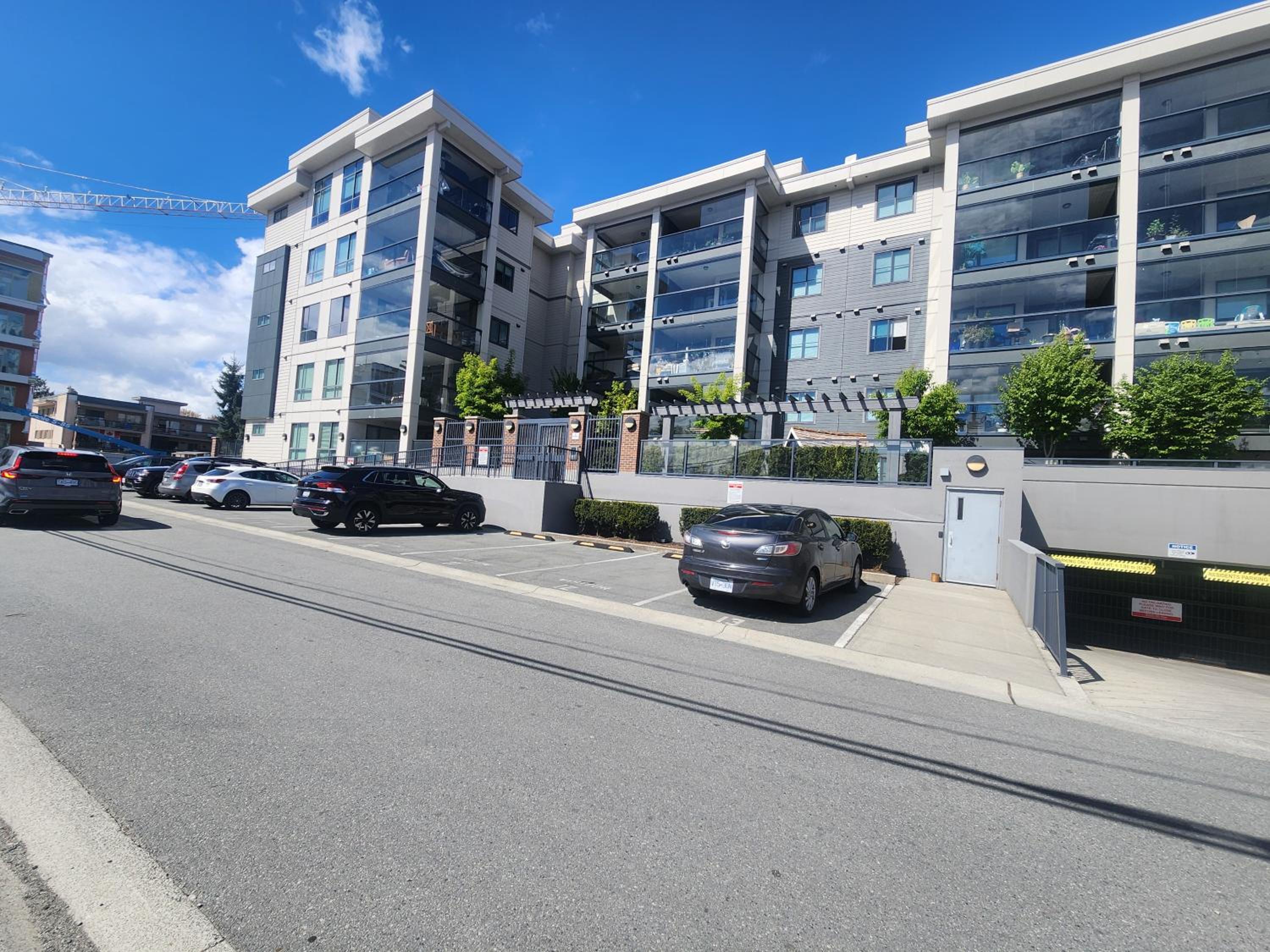 1 Bbdrm ENTIRE APARTMENT IN LANGLEY