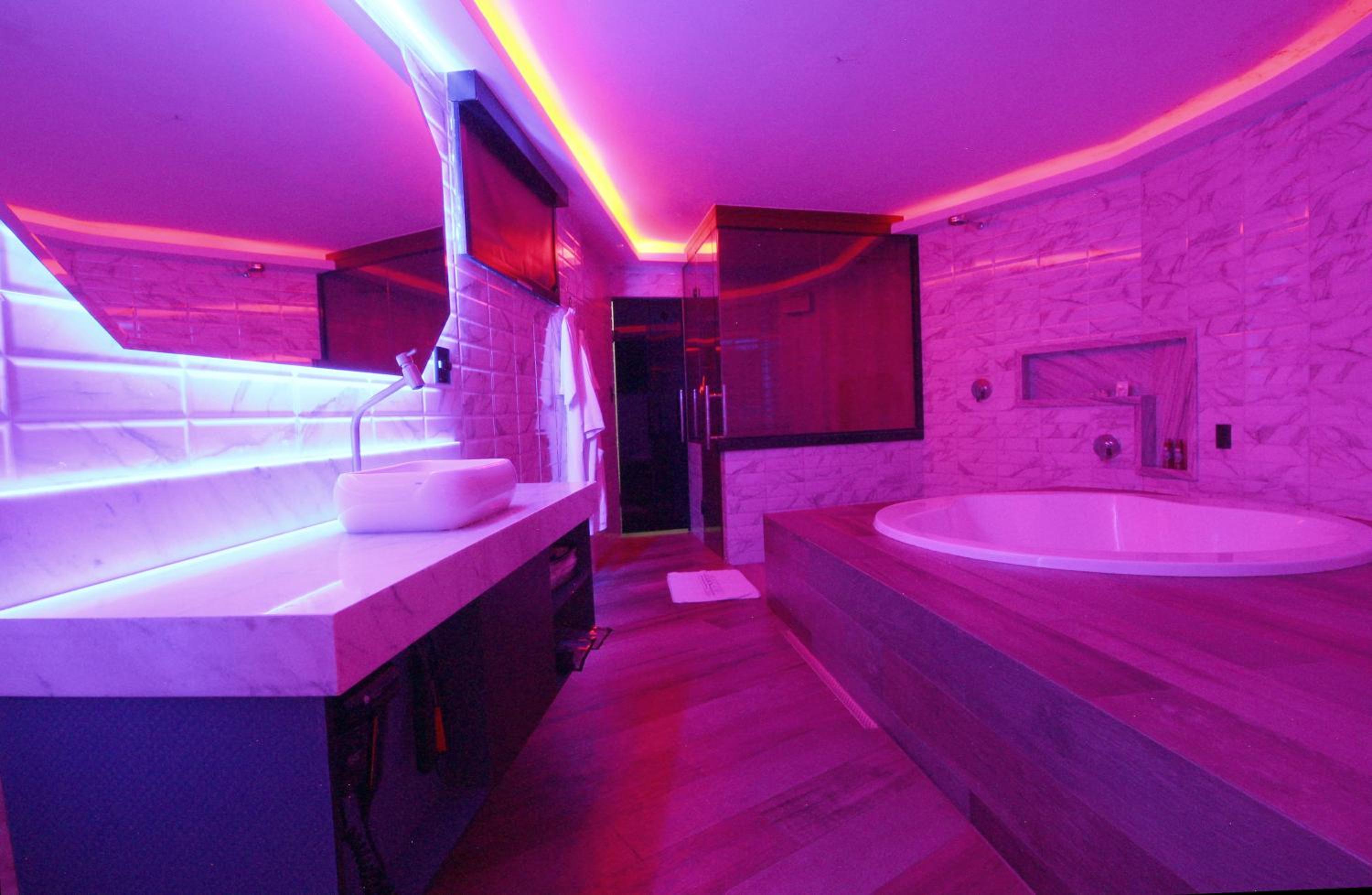EUPHORIA MOTEL