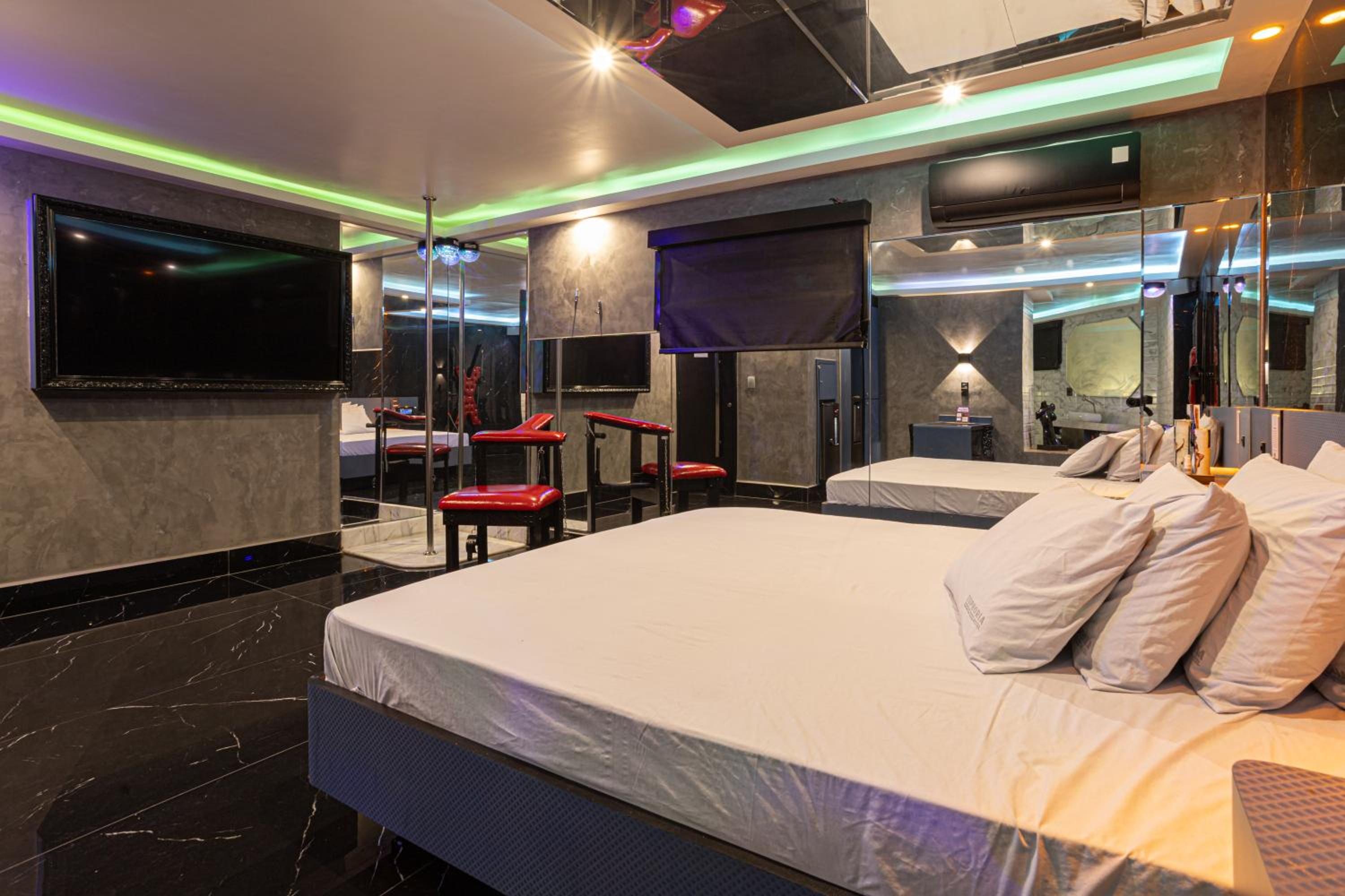 EUPHORIA MOTEL