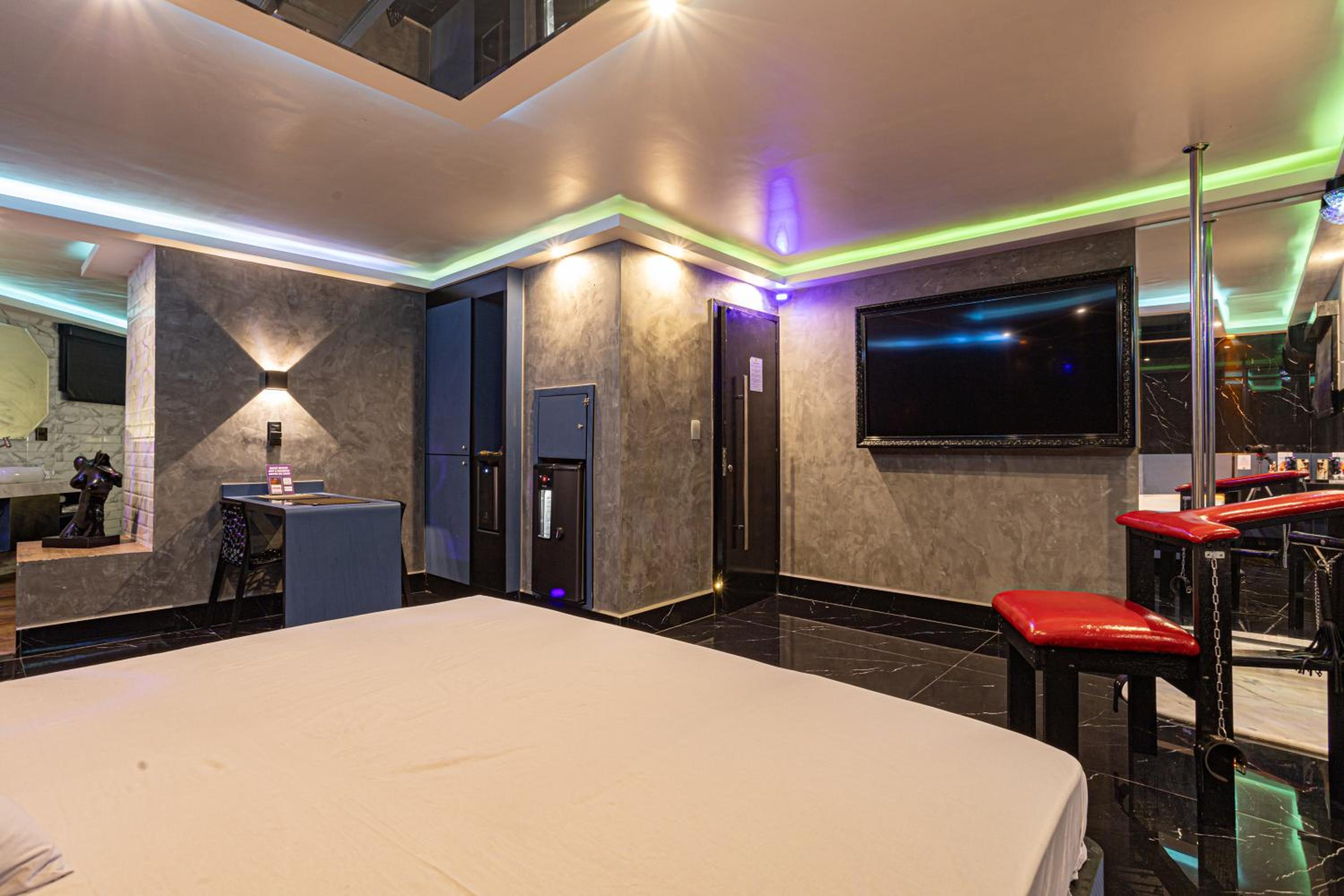 EUPHORIA MOTEL