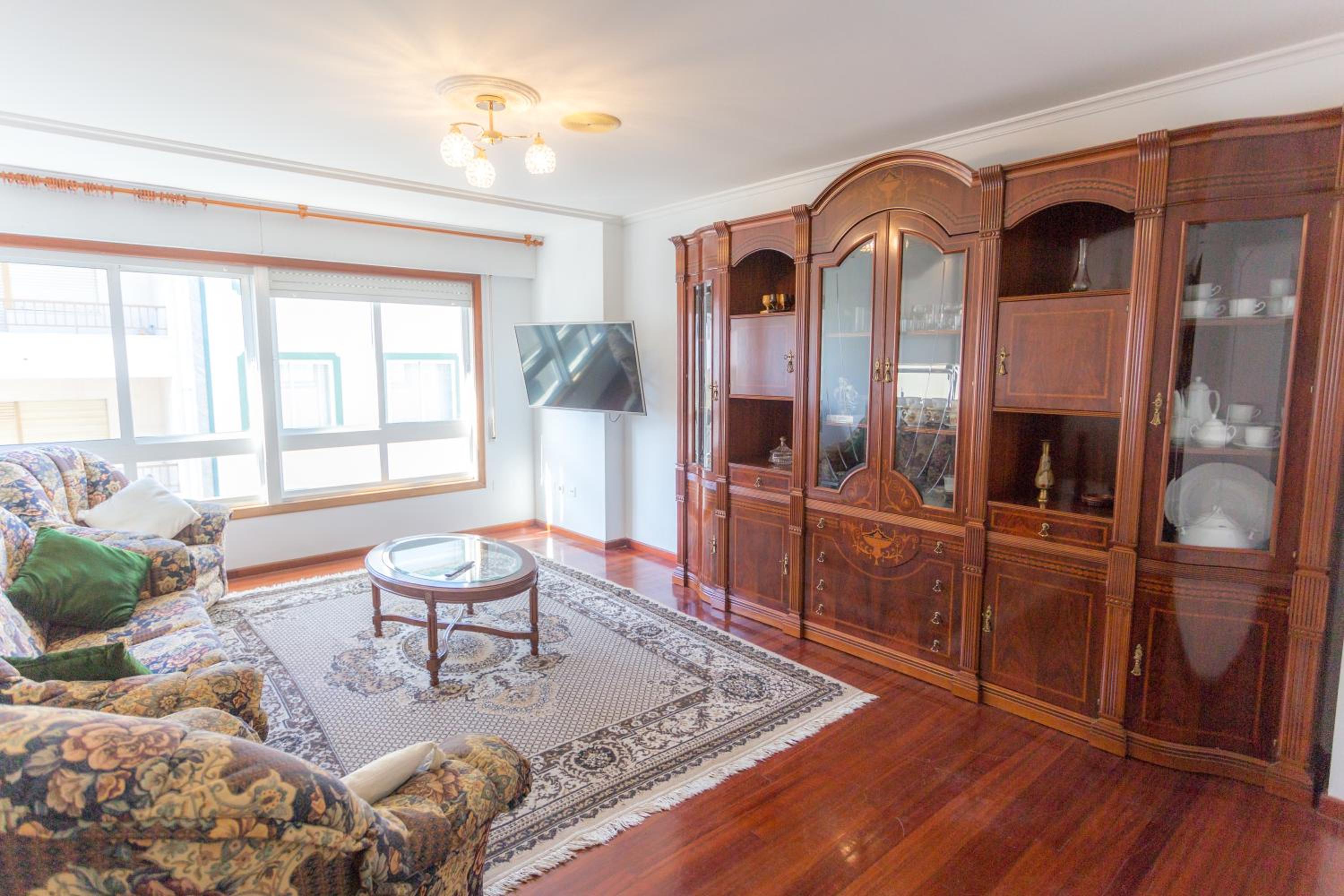 Disfruta de Melide en este amplio apartamento - Property Image 17
