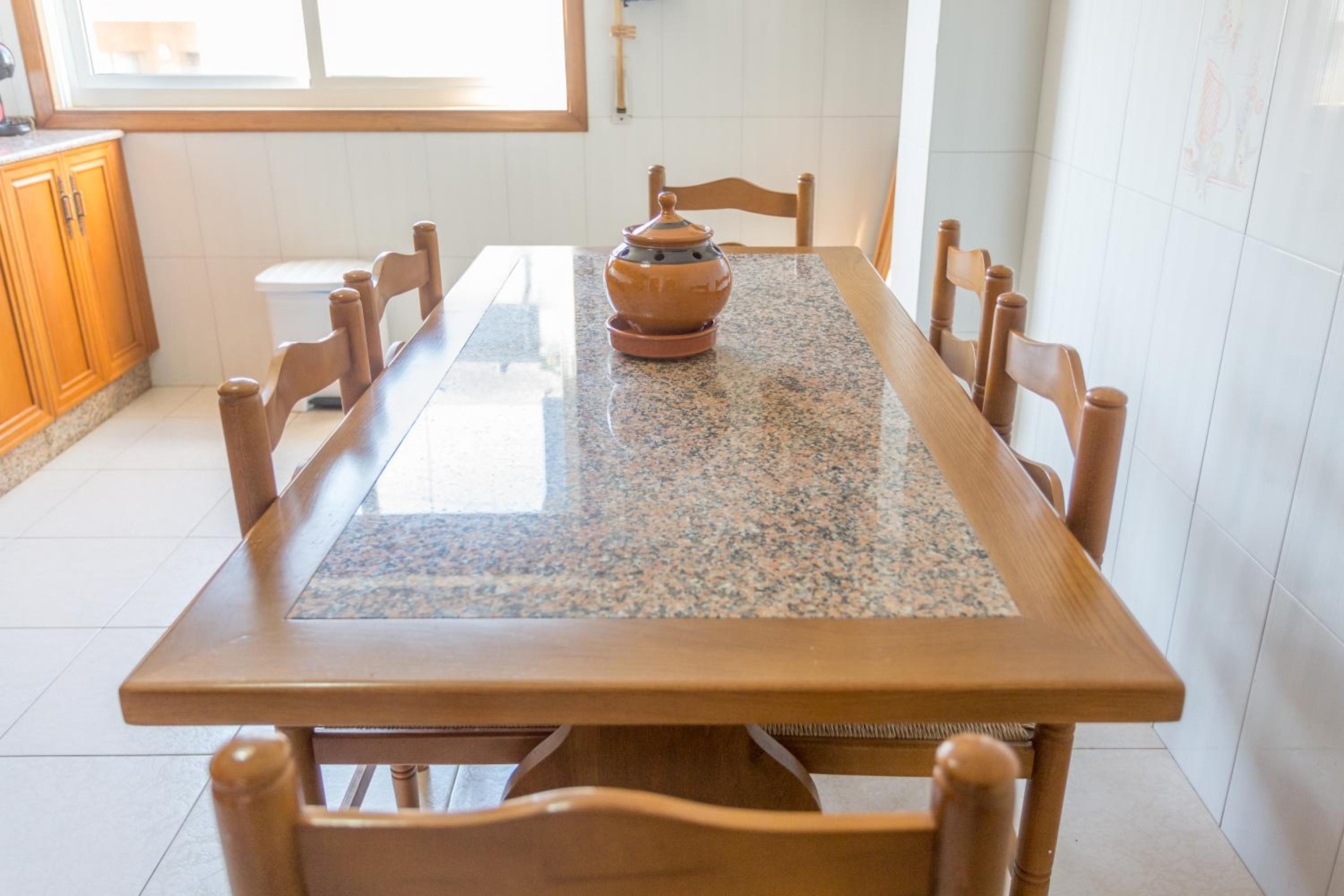 Disfruta de Melide en este amplio apartamento - Property Image 13