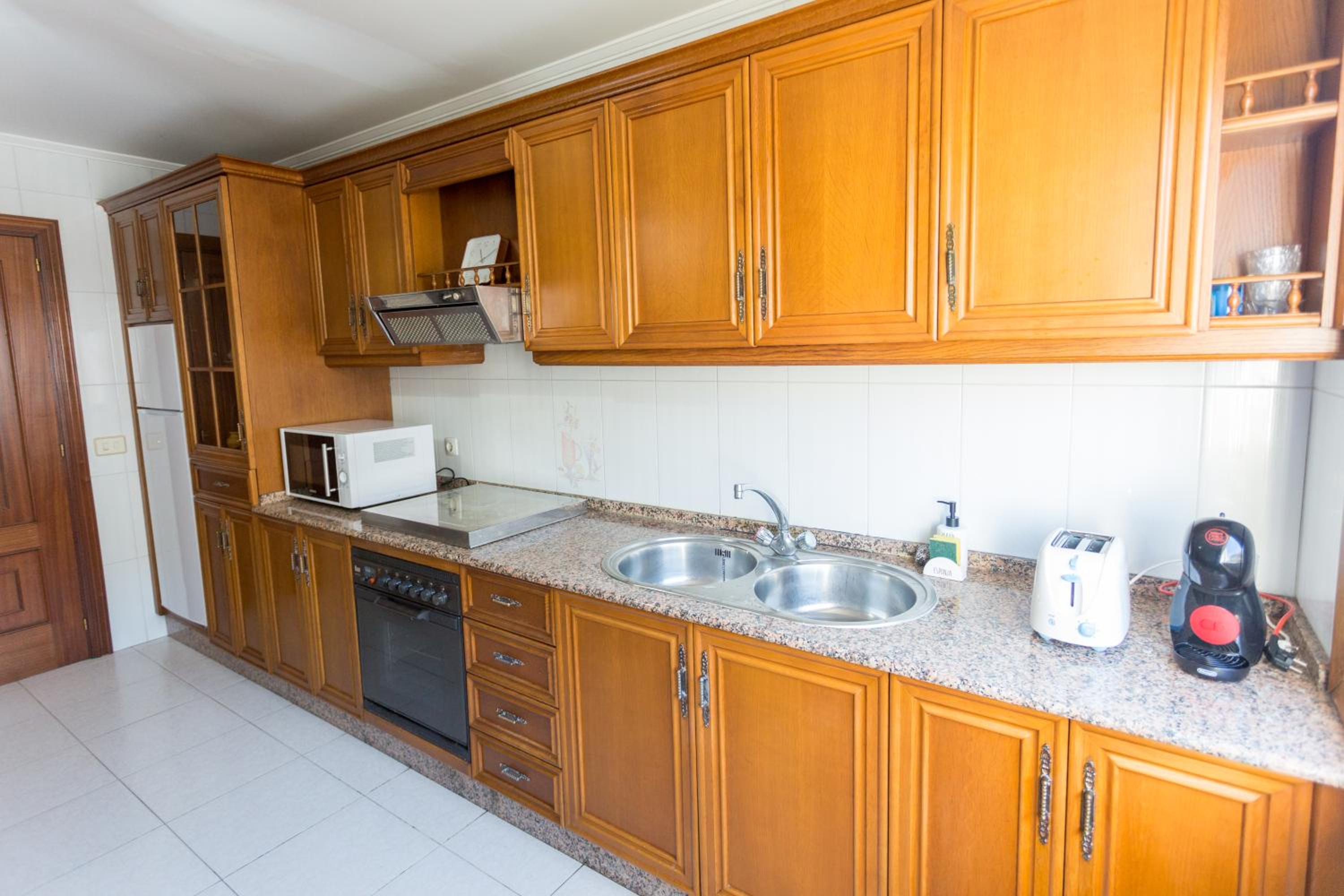 Disfruta de Melide en este amplio apartamento - Property Image 12