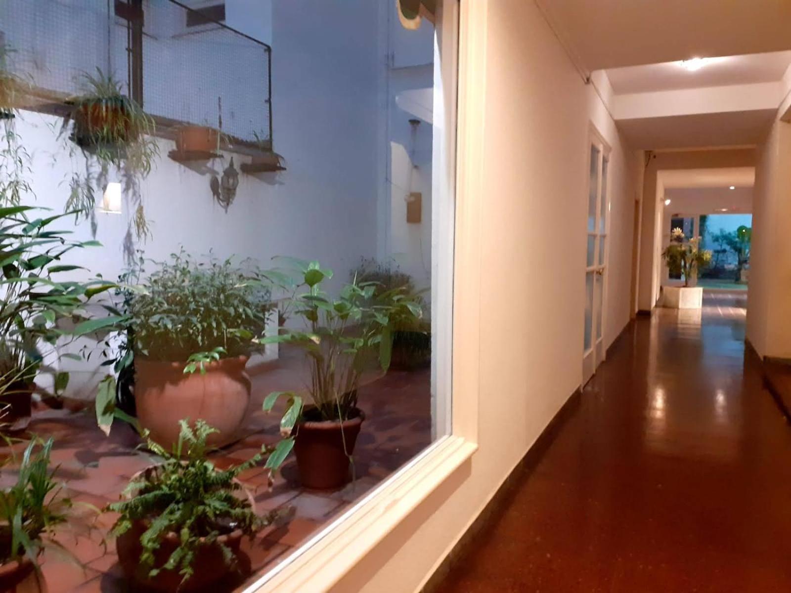 Monoambiente muy amplio Plaza Colon