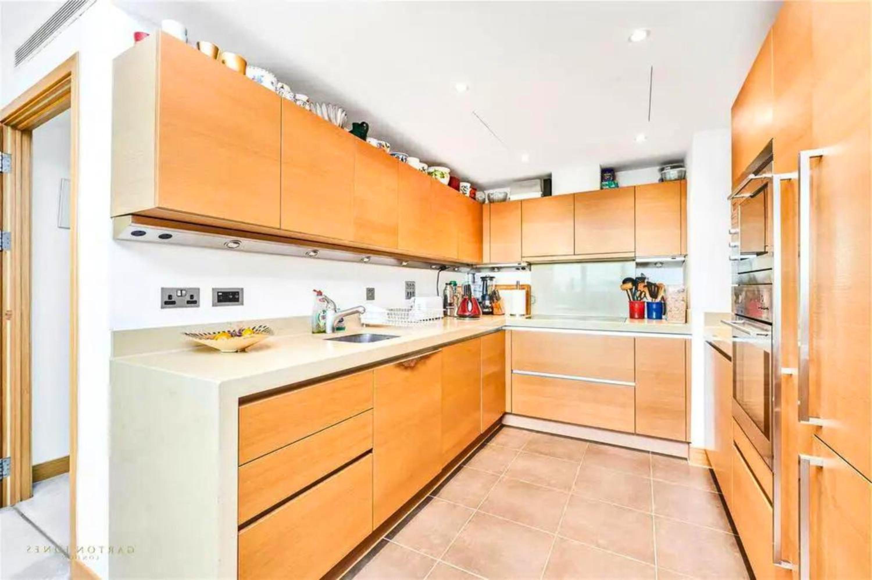 Chelsea Bridge 2b2b balcony 1GB superfast wifi - LuxuryLondonStays