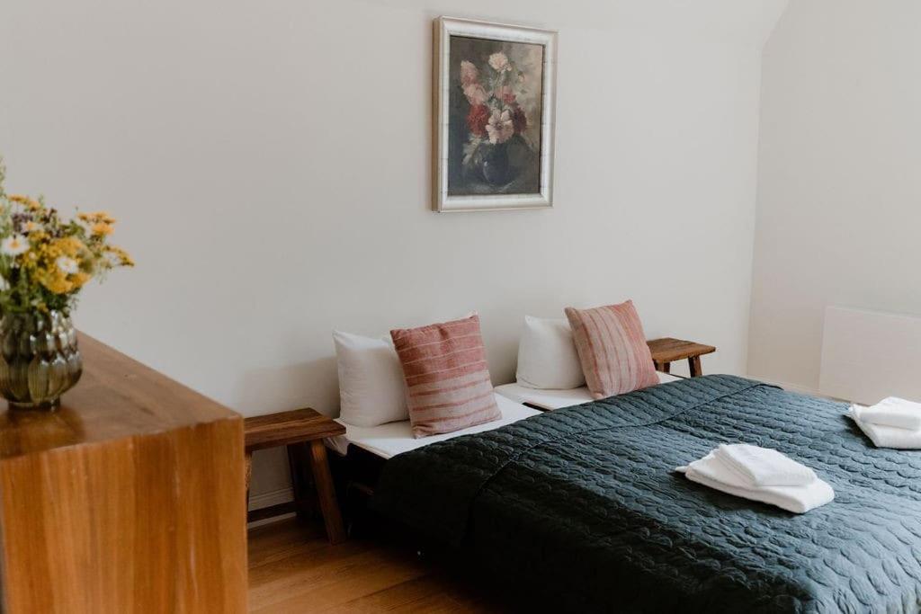 Haus Wanderlust - Zwei Ferienwohnungen in einem Haus für bis zu 13 Personen - naturnah, stilvoll eingerichtet - ideal für Familien und Gruppen