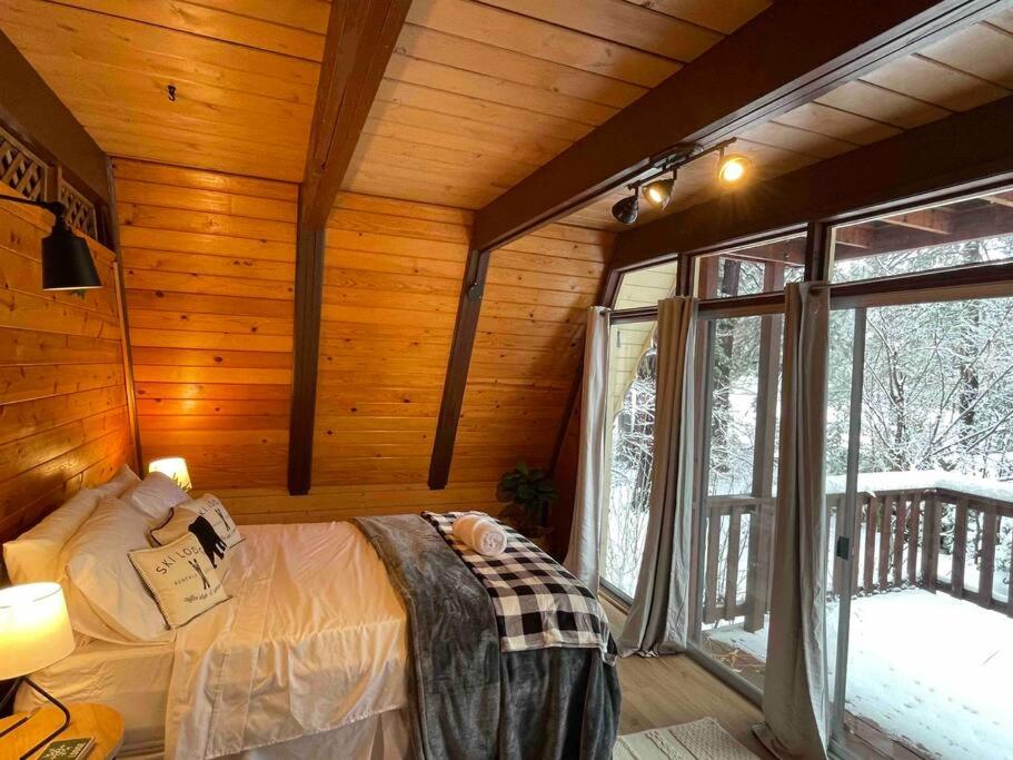 Cozy Chalet - Hot Tub with Meadow Views - Family & Pets, Fire Pit & BBQ view 5