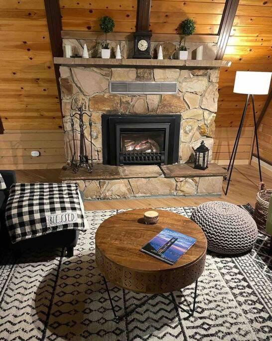 Cozy Chalet - Hot Tub with Meadow Views - Family & Pets, Fire Pit & BBQ view 3