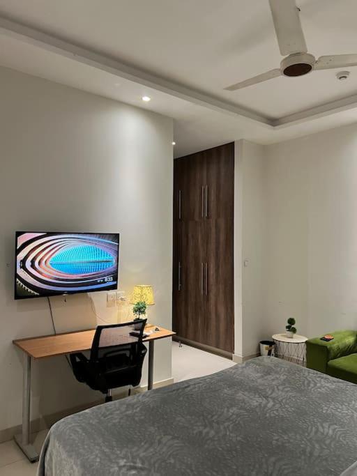 2BKH Apartment in DHA Lahore view 5