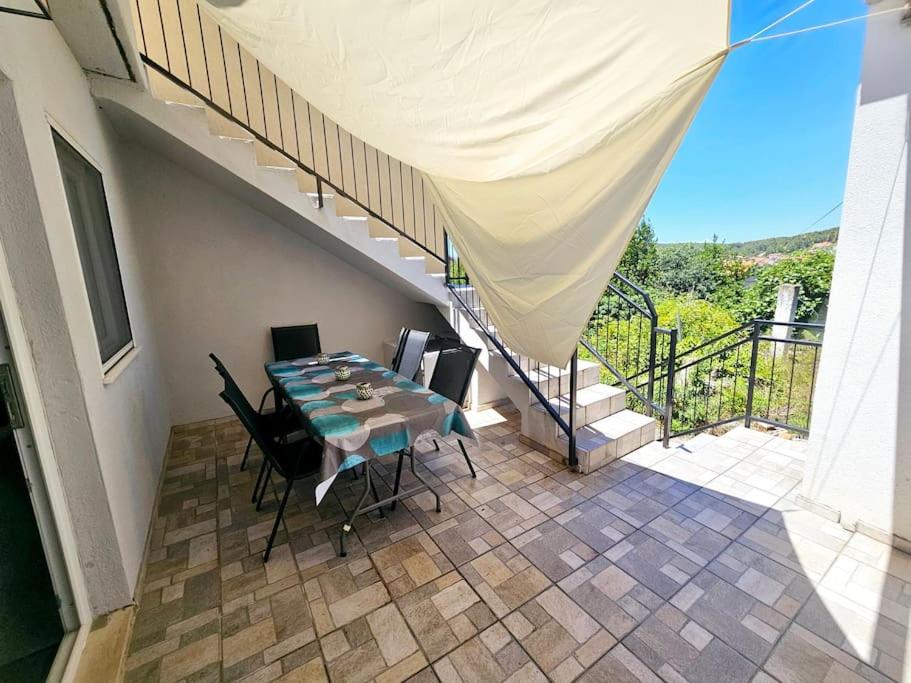 Renovated, dalmatian Stone House! view 5