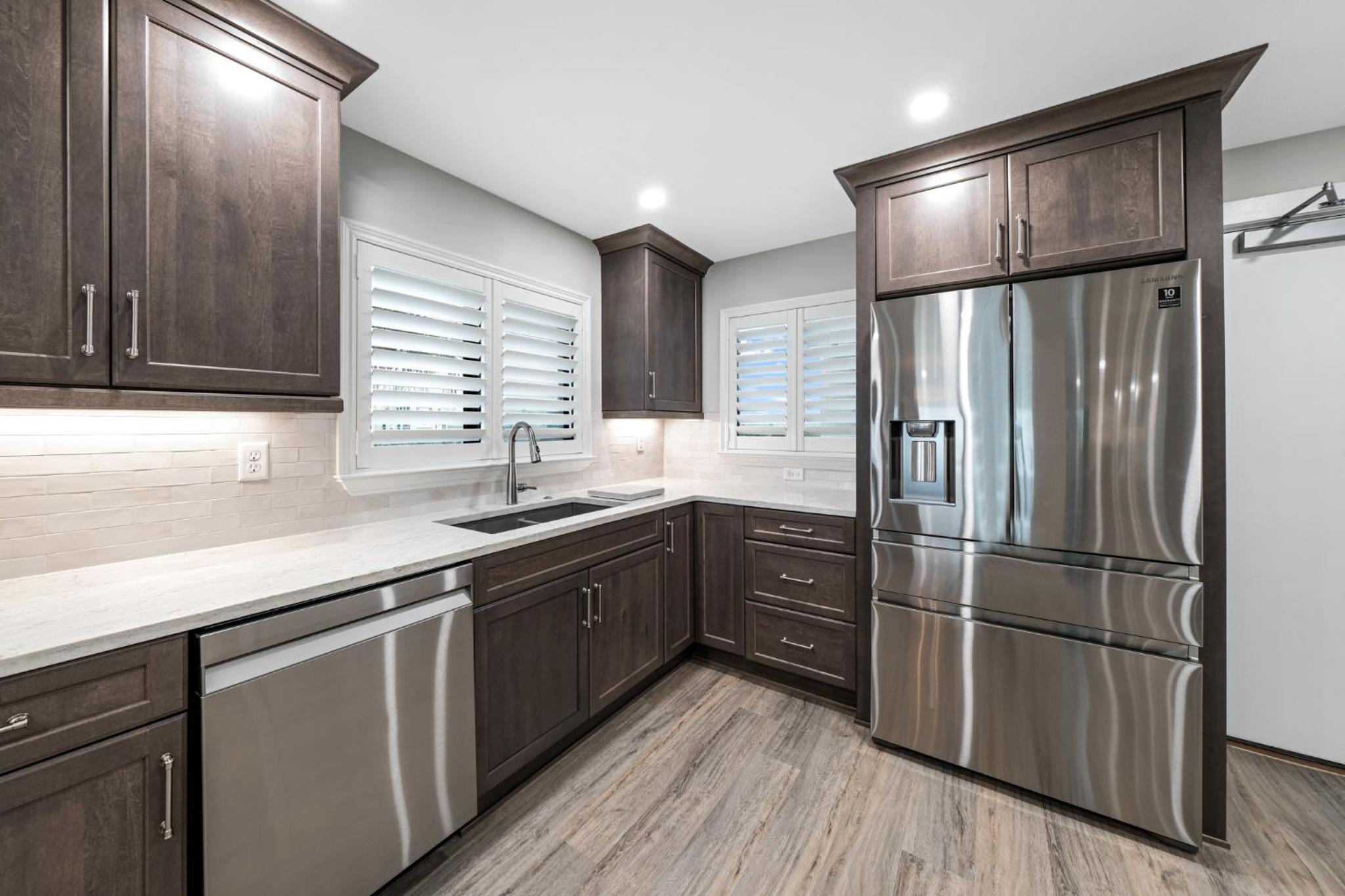 Direct Oceanfront Corner Condo, No-Drive New Smyrna Beach, Large Southern Facing Balcony