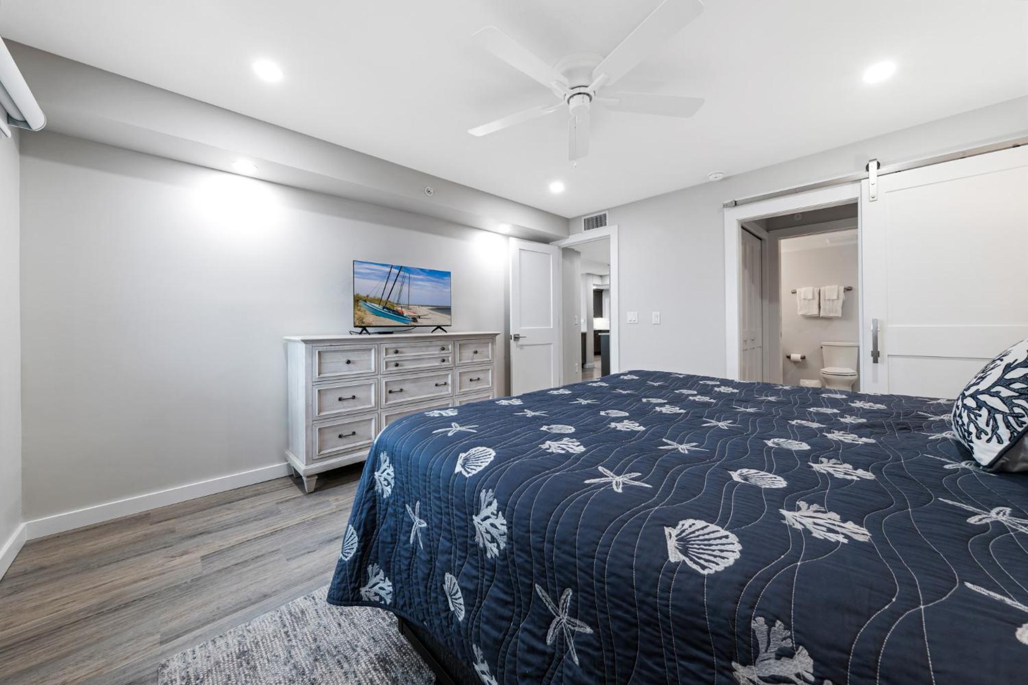 Direct Oceanfront Corner Condo, No-Drive New Smyrna Beach, Large Southern Facing Balcony