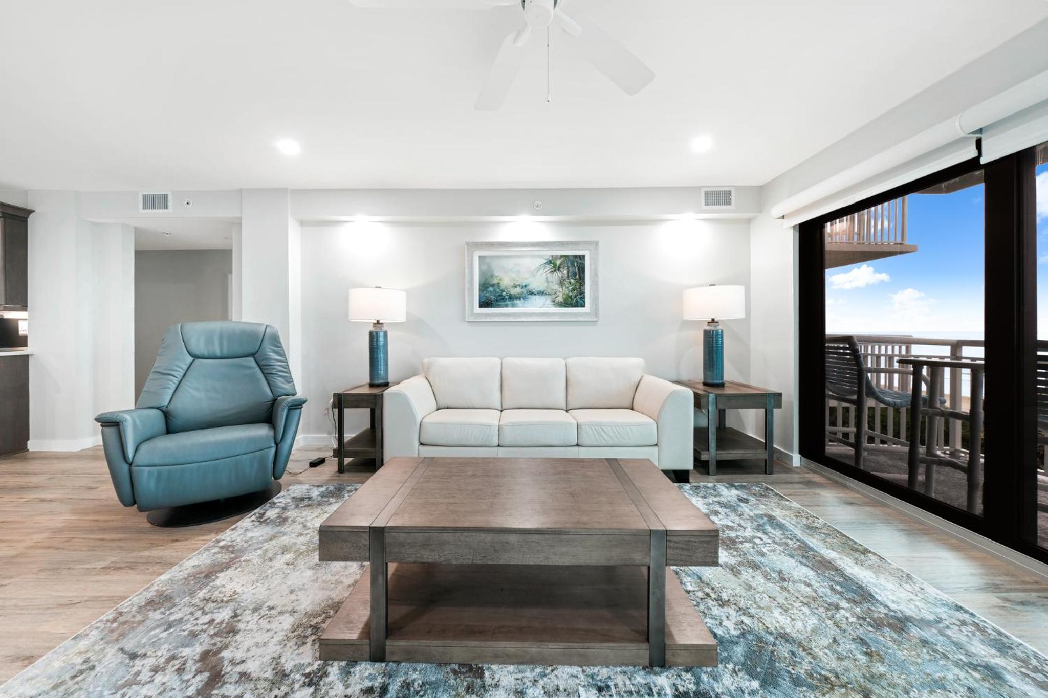 Direct Oceanfront Corner Condo, No-Drive New Smyrna Beach, Large Southern Facing Balcony