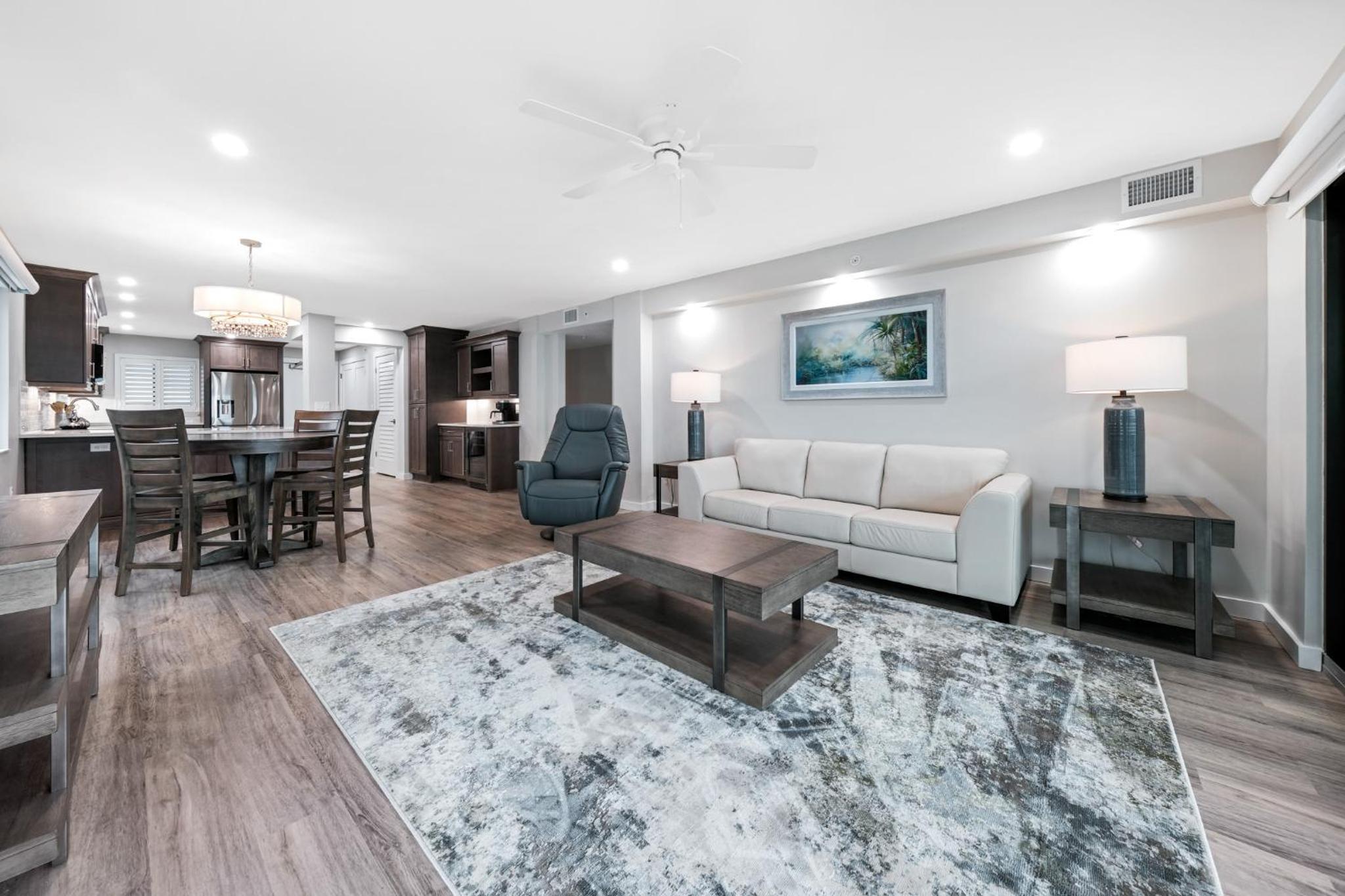 Direct Oceanfront Corner Condo, No-Drive New Smyrna Beach, Large Southern Facing Balcony