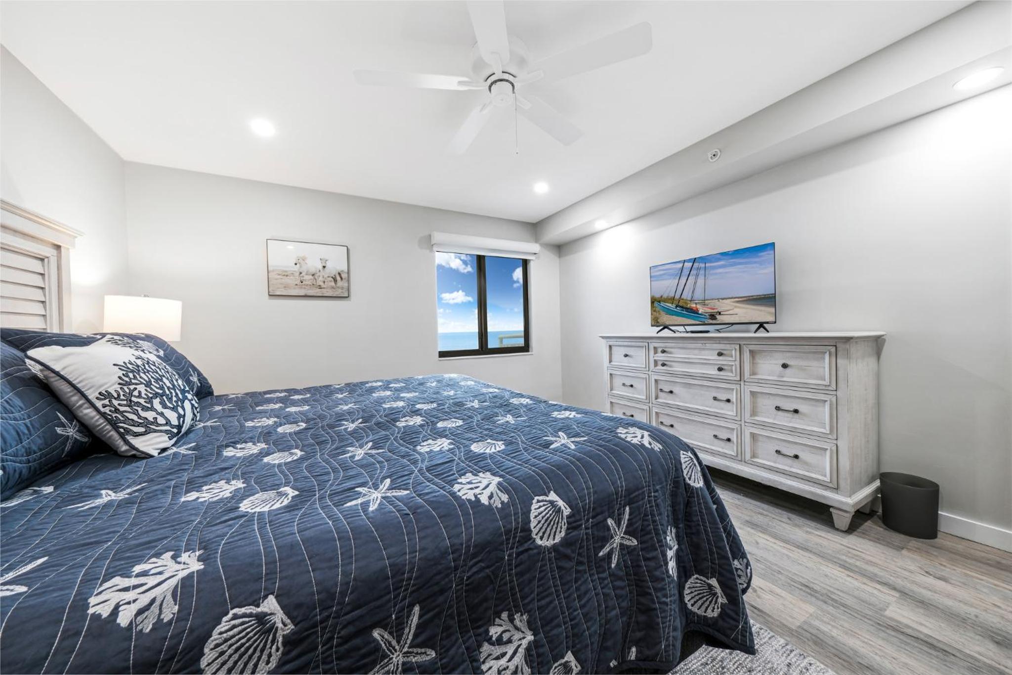 Direct Oceanfront Corner Condo, No-Drive New Smyrna Beach, Large Southern Facing Balcony