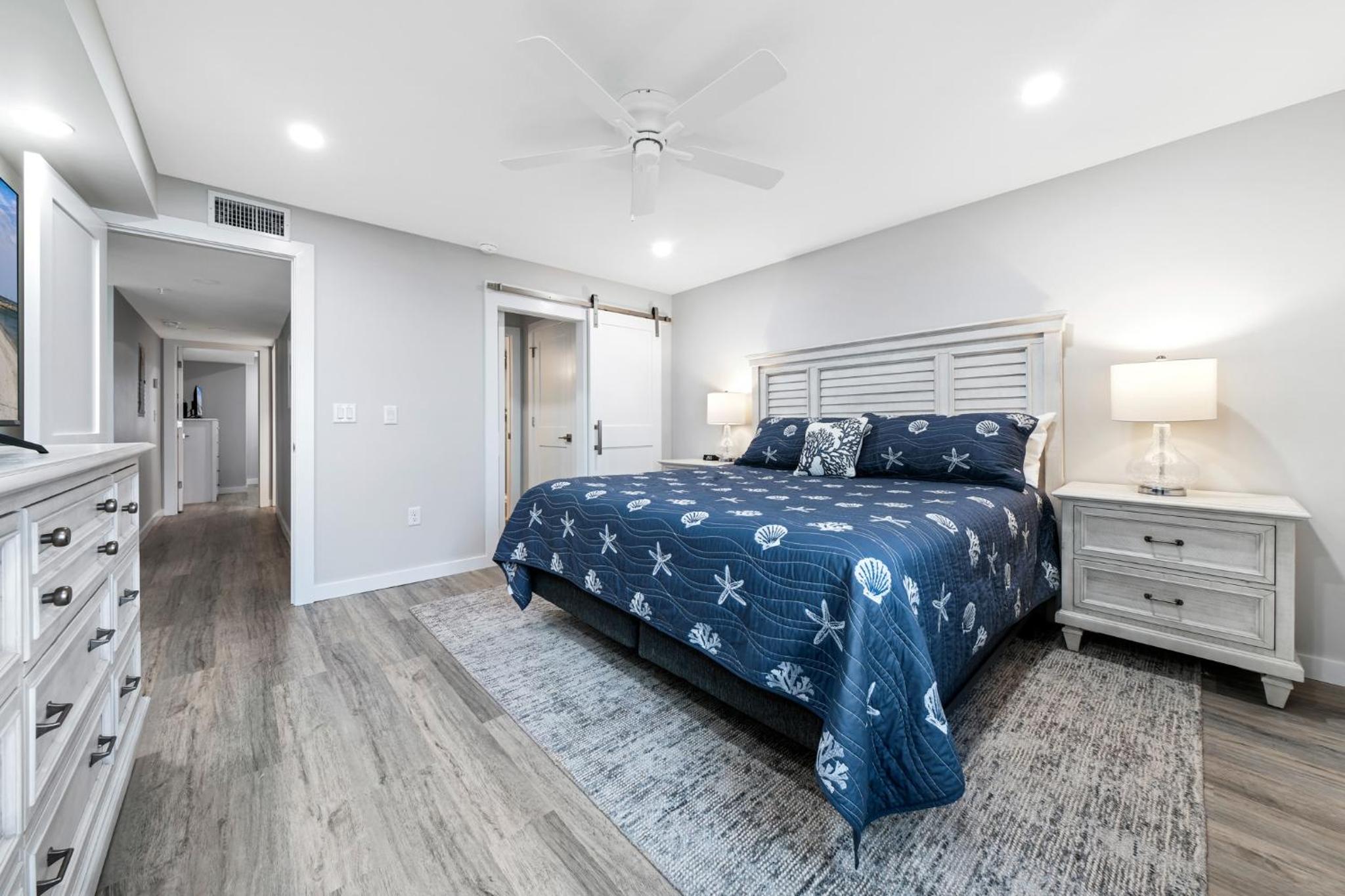 Direct Oceanfront Corner Condo, No-Drive New Smyrna Beach, Large Southern Facing Balcony