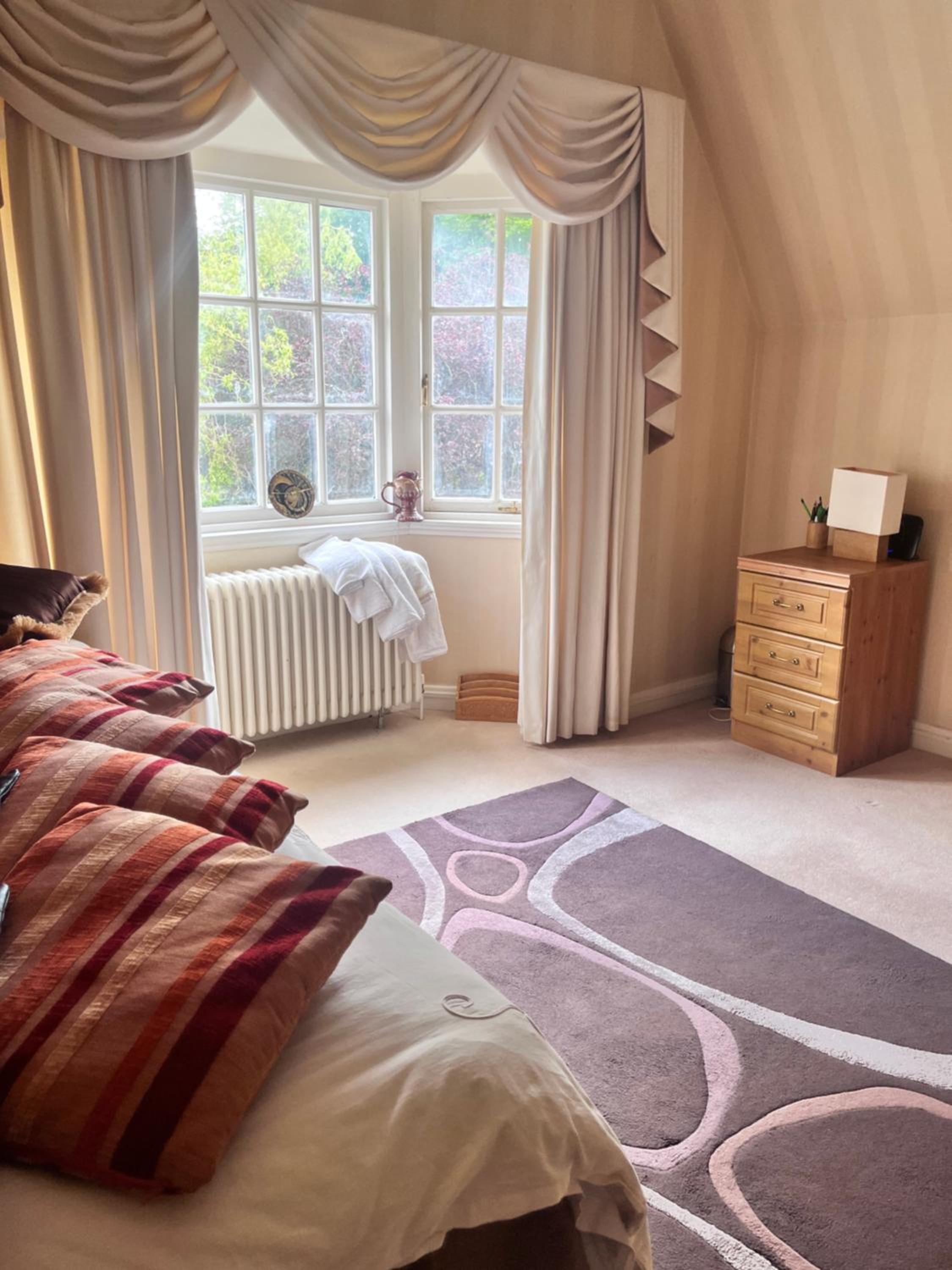 Private Room in Charming Detached House in Newington photo 3