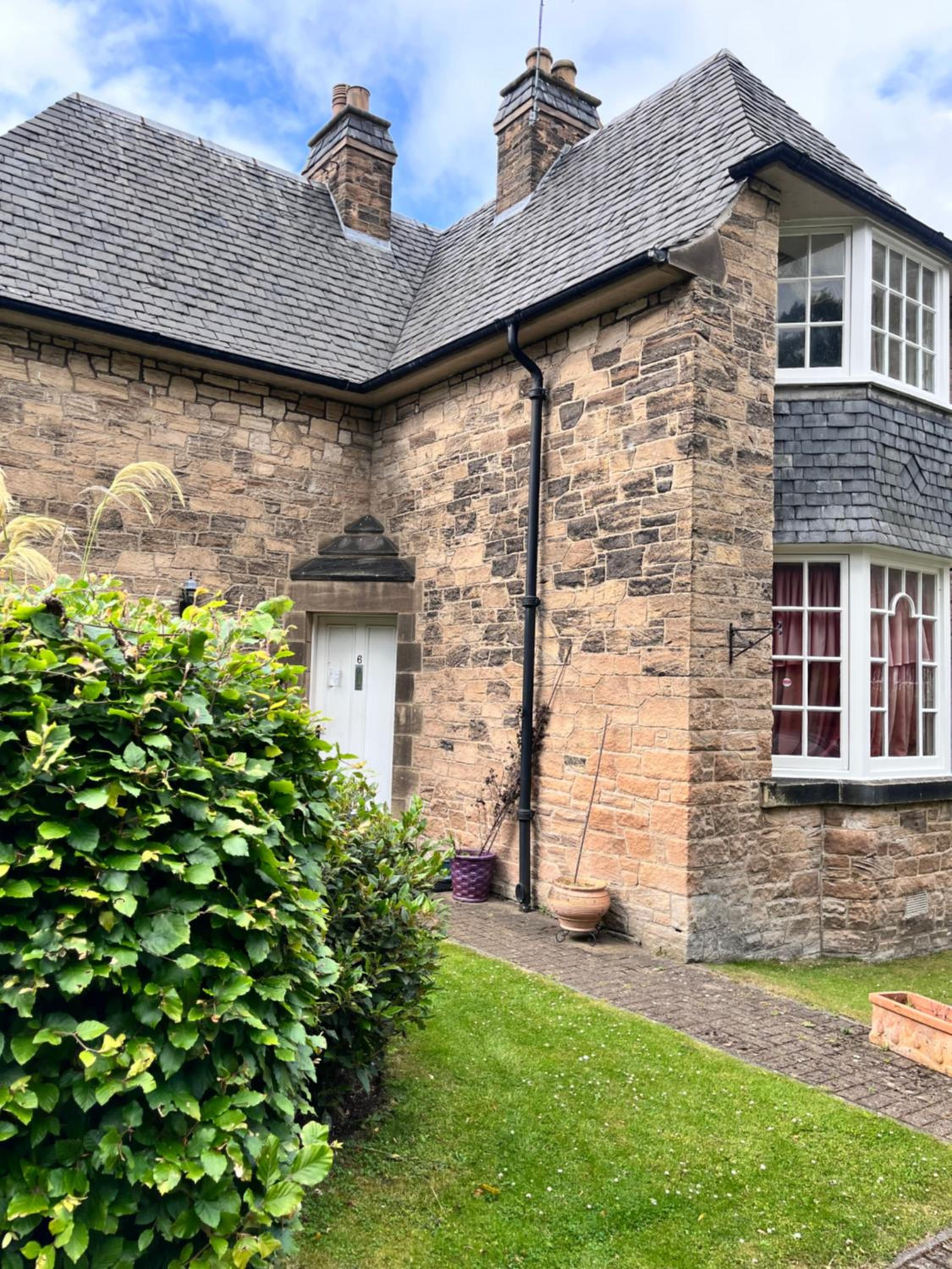 Private Room in Charming Detached House in Newington