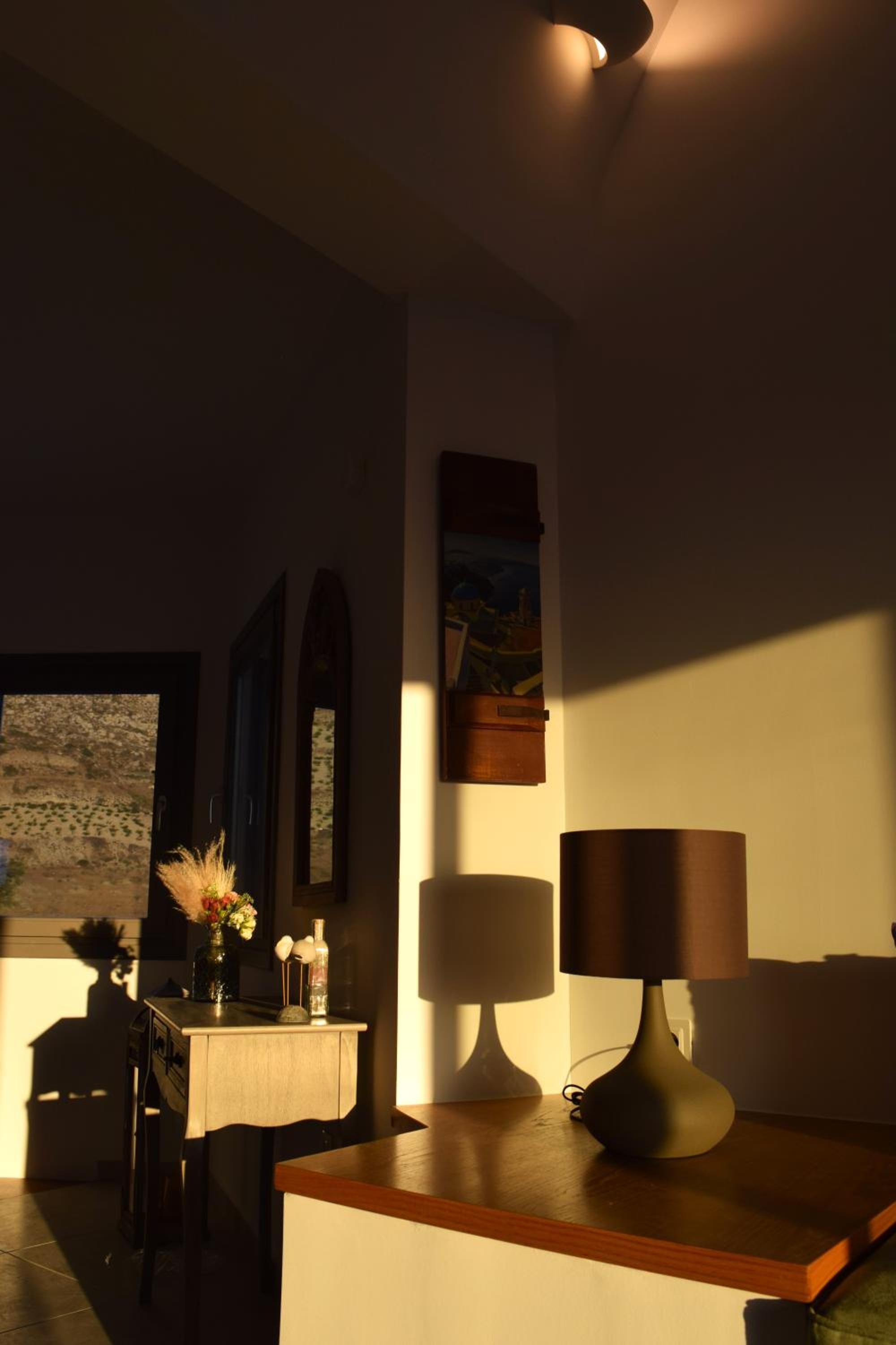 White Ibex - Romantic Vineyard Hideaway with Sea & Sunset Views