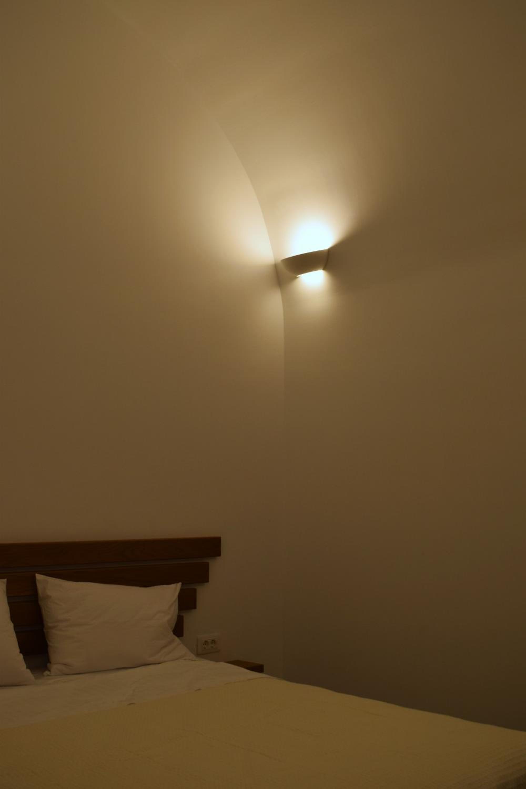 White Ibex - Romantic Vineyard Hideaway with Sea & Sunset Views