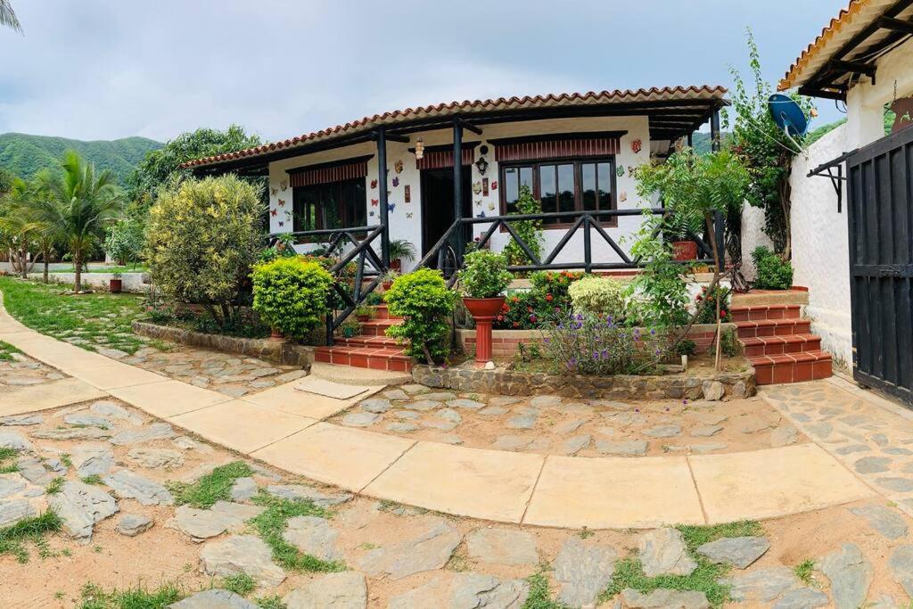 Cabaña de descanso con piscina-San Sebastian House