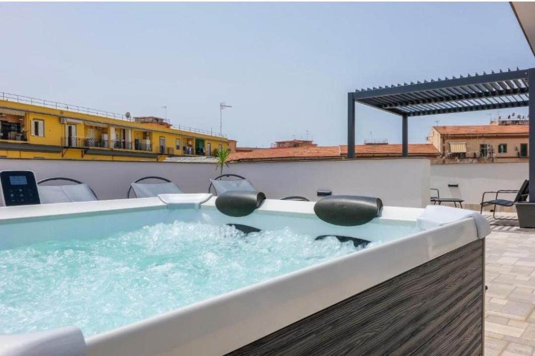 Rooftop Parthenopeo Contemporary Rooms