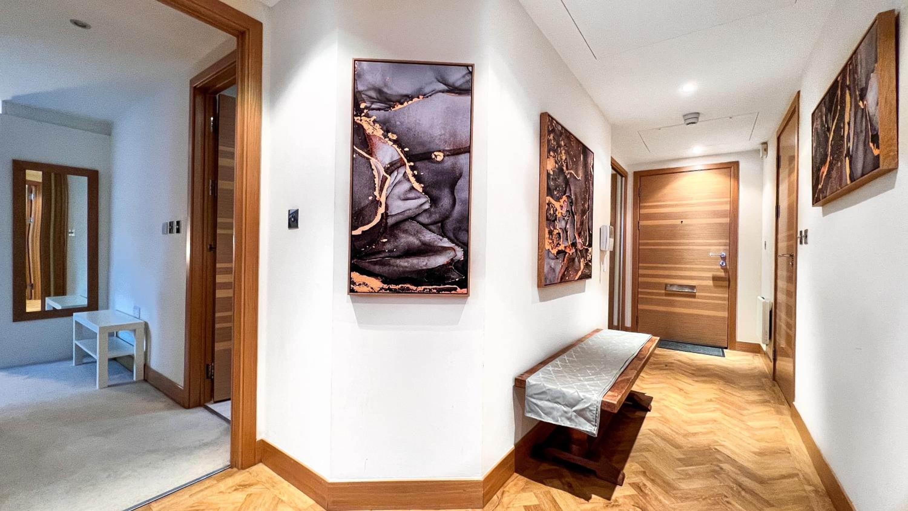 Chelsea Bridge 2b2b balcony 1GB superfast wifi - LuxuryLondonStays