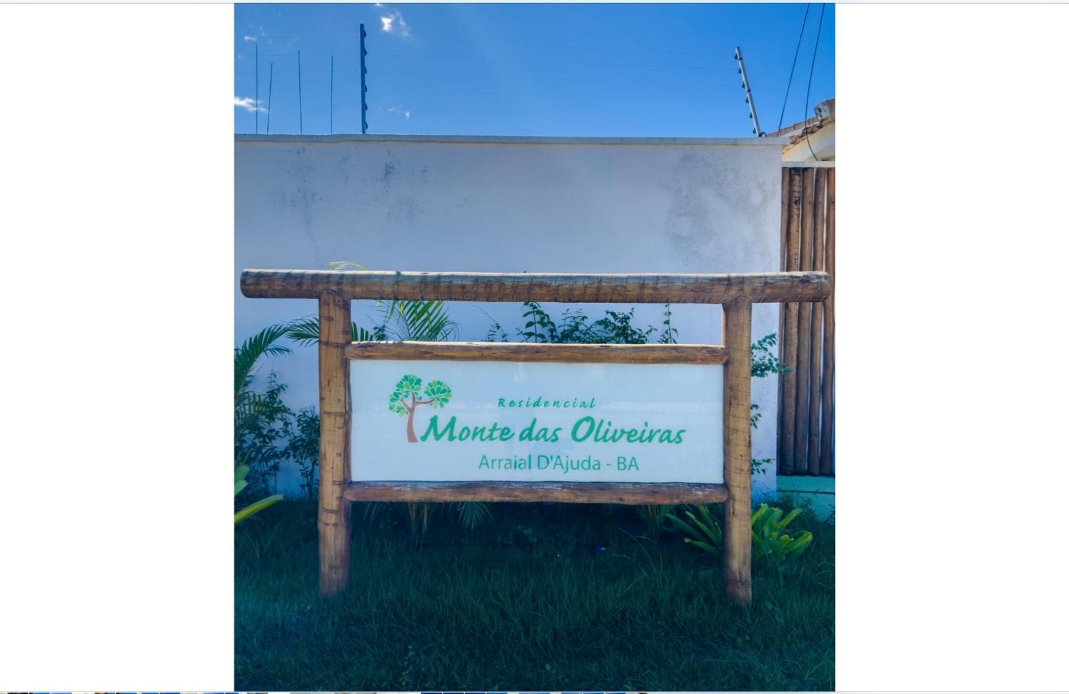 Casa com piscina, churrasqueira e estacionamento