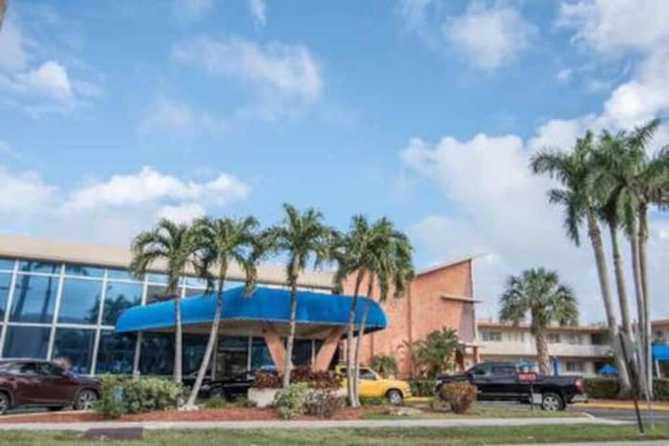 Studio, Pool, Near Beach, Shops, Wifi - Image 1