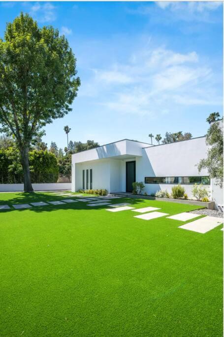 Los Angeles Vacations - Woodland Hills Modern Dribble Den - Property Image 20