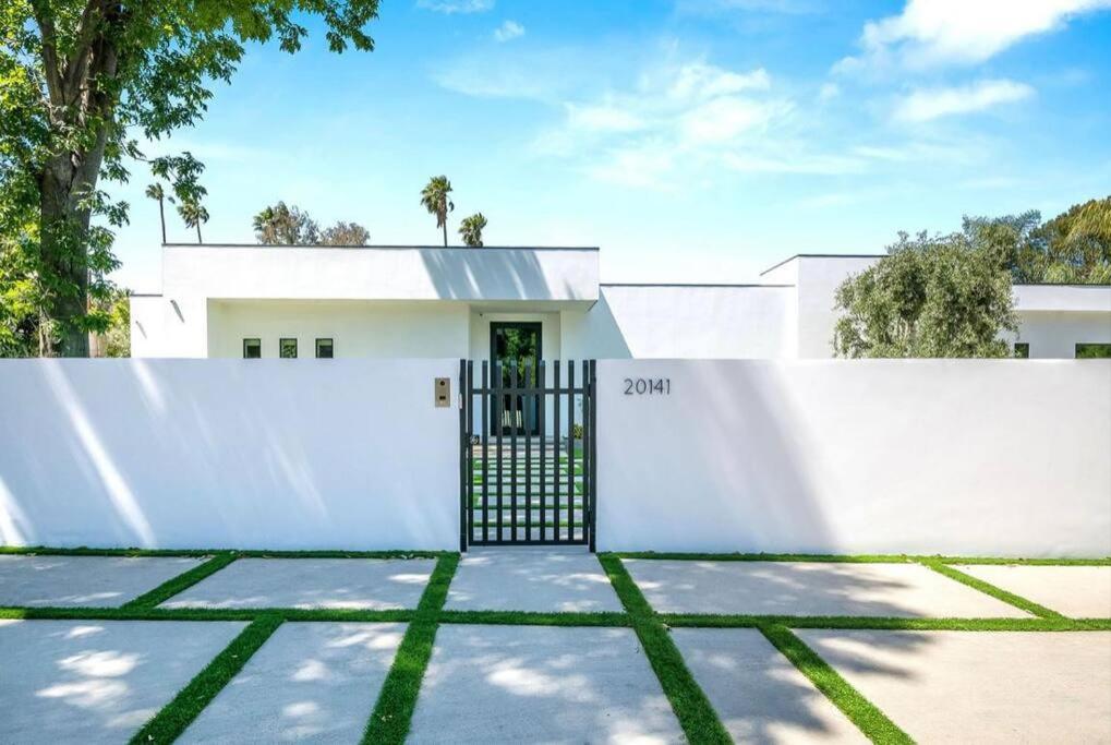 Los Angeles Vacations - Woodland Hills Modern Dribble Den - Property Image 25