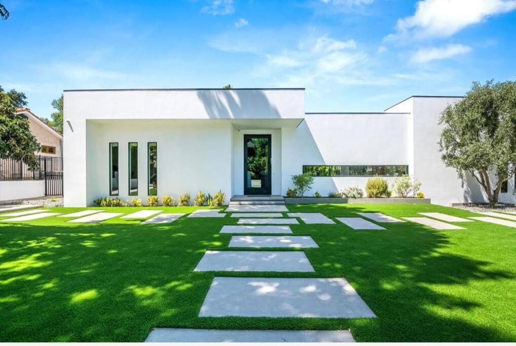 Los Angeles Vacations - Woodland Hills Modern Dribble Den - Property Image 33