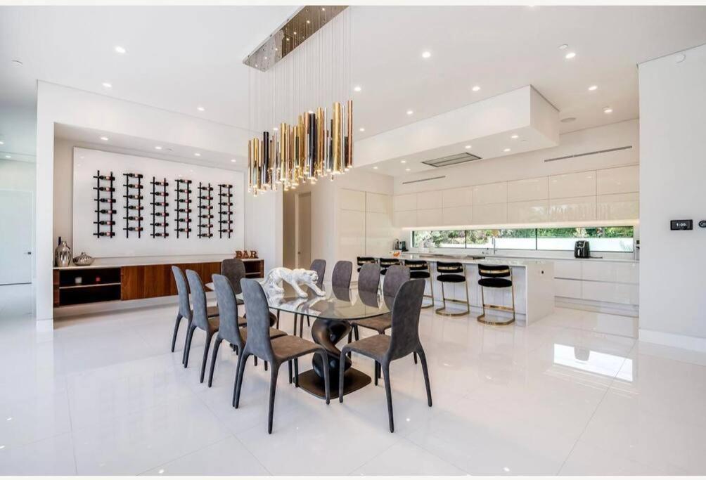 Los Angeles Vacations - Woodland Hills Modern Dribble Den - Property Image 36